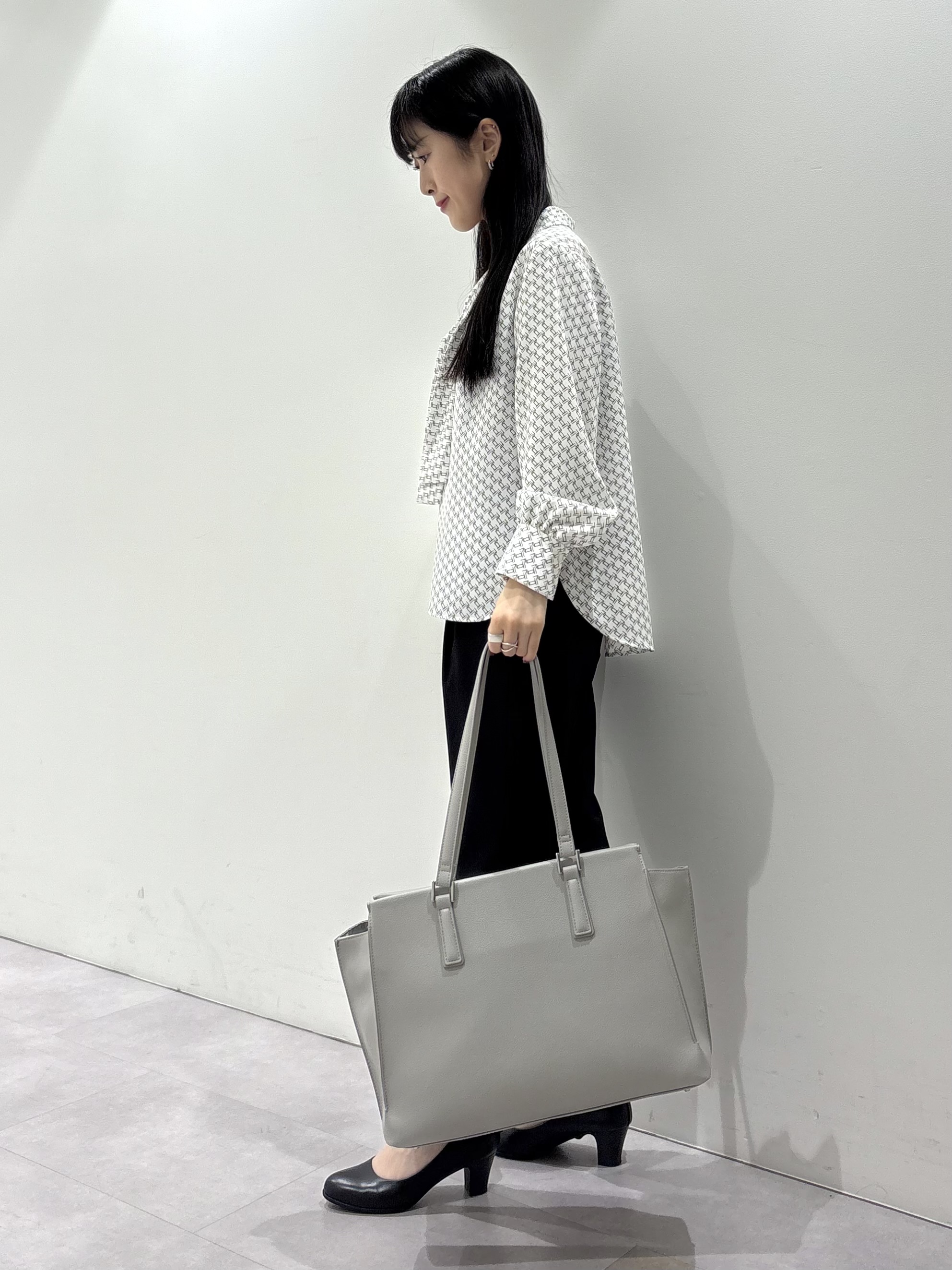 KEIKOさんの「INDIVI｜【通勤スーツ／洗える】ストレッチカラーレスジャケット」を使ったコーディネート