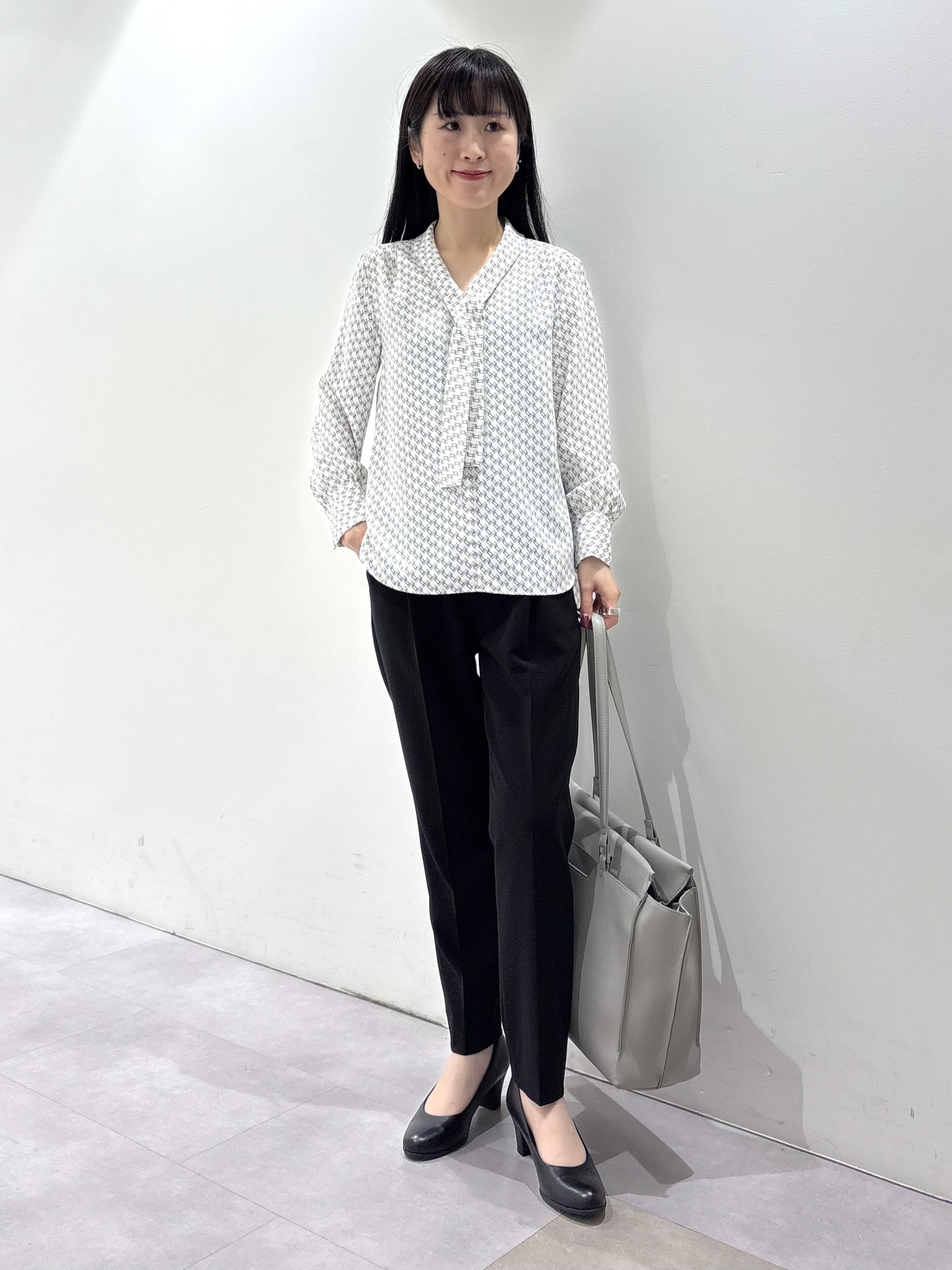 KEIKOさんの「INDIVI｜【通勤スーツ／洗える】ストレッチカラーレスジャケット」を使ったコーディネート