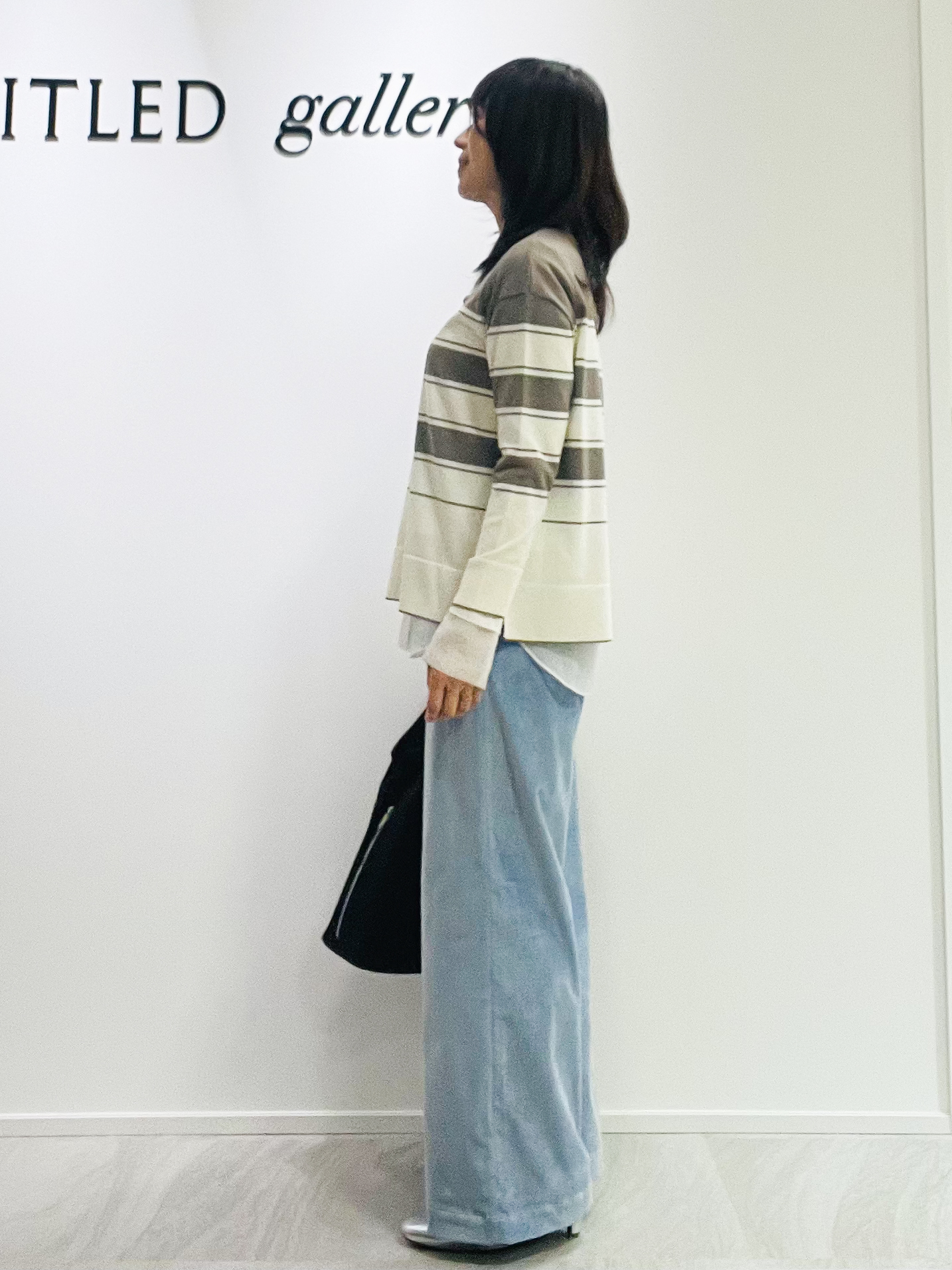 めいさんの「UNTITLED｜【顔周りすっきり/体型カバー】ドライタッチVネックニットプルオーバー」を使ったコーディネート