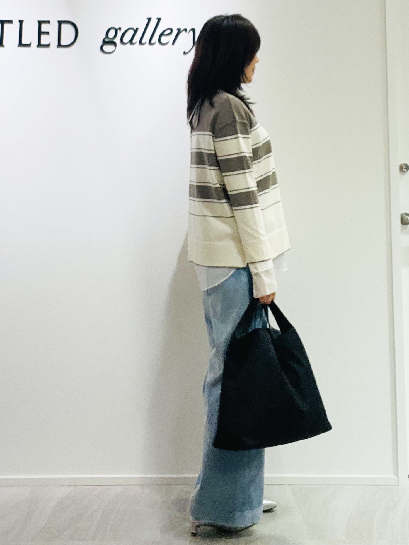 めいさんの「UNTITLED｜【顔周りすっきり/体型カバー】ドライタッチVネックニットプルオーバー」を使ったコーディネート