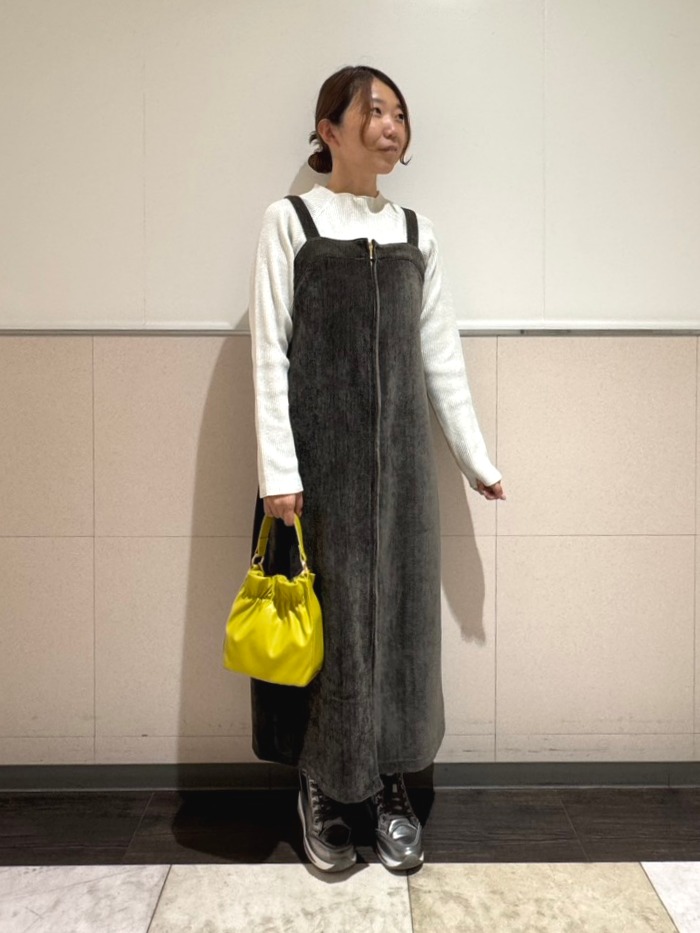 ジュンさんの「SHOO･LA･RUE｜【撥水/S-LL/洗濯機可】ウエスト絞れる キルト中綿ジャケット」を使ったコーディネート