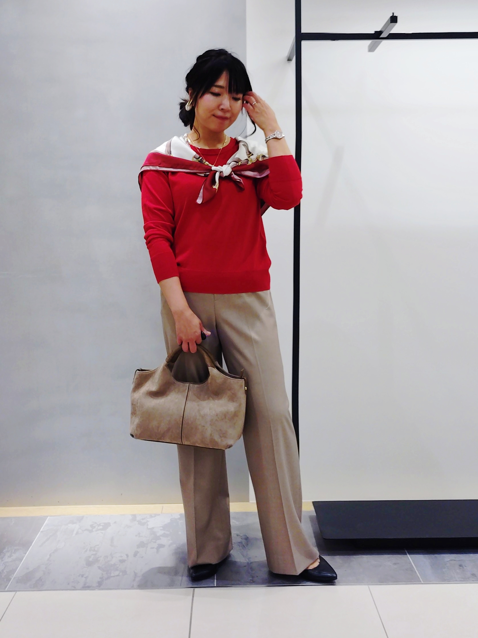 TOMOMIさんの「INDIVI｜【裏起毛／あったかパンツ】ストレートイージーパンツ」を使ったコーディネート