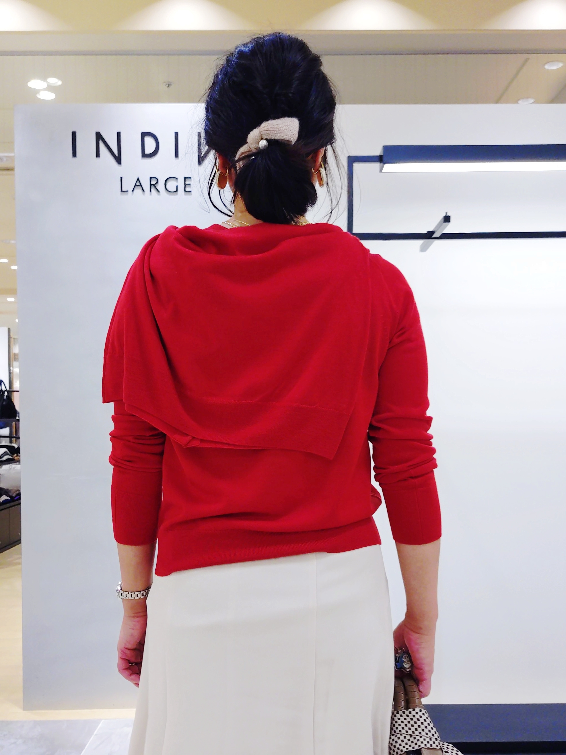 TOMOMIさんの「INDIVI｜【選べるトップ】2連風チェーンネックレス」を使ったコーディネート