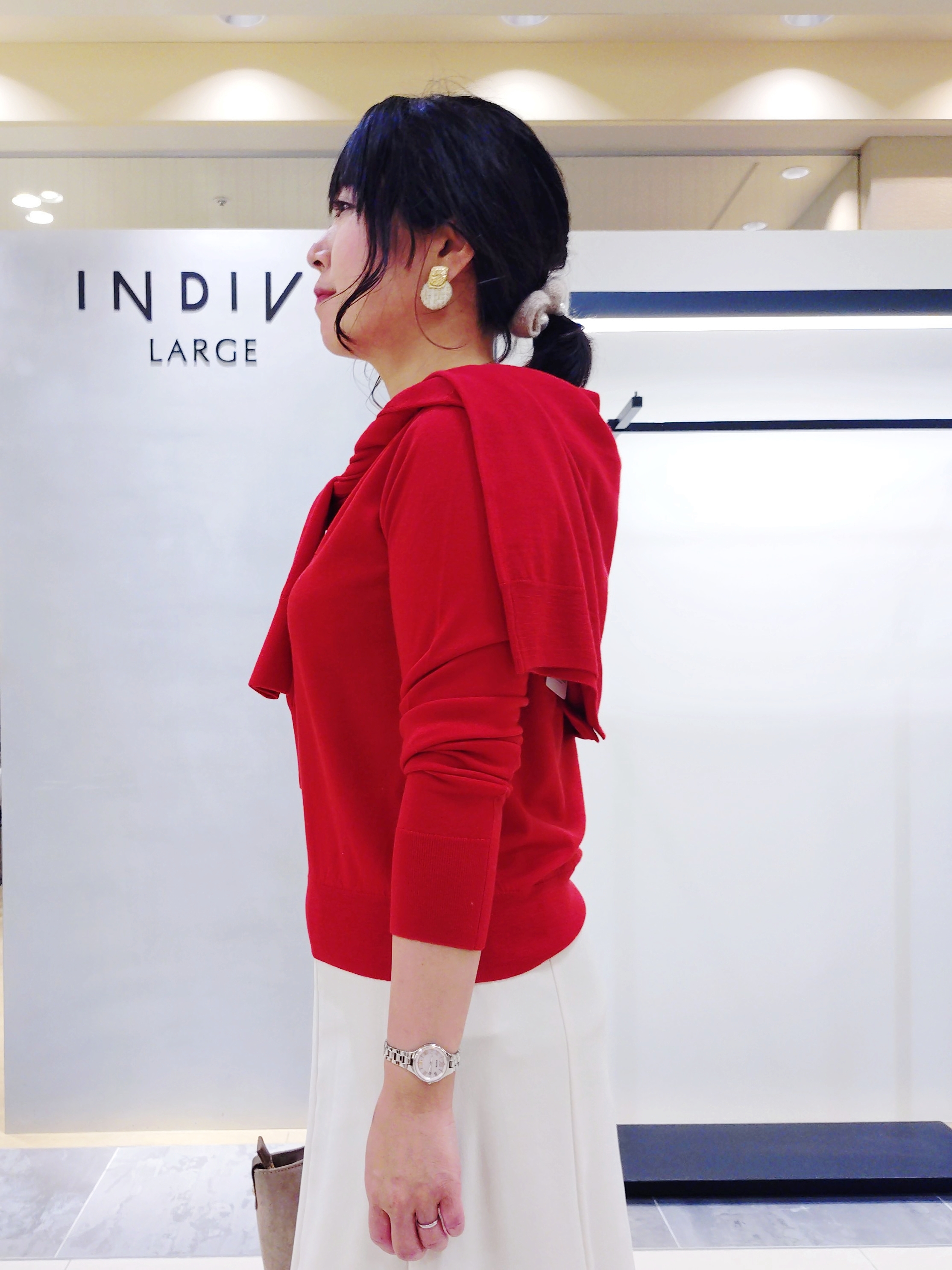 TOMOMIさんの「INDIVI｜【選べるトップ】2連風チェーンネックレス」を使ったコーディネート