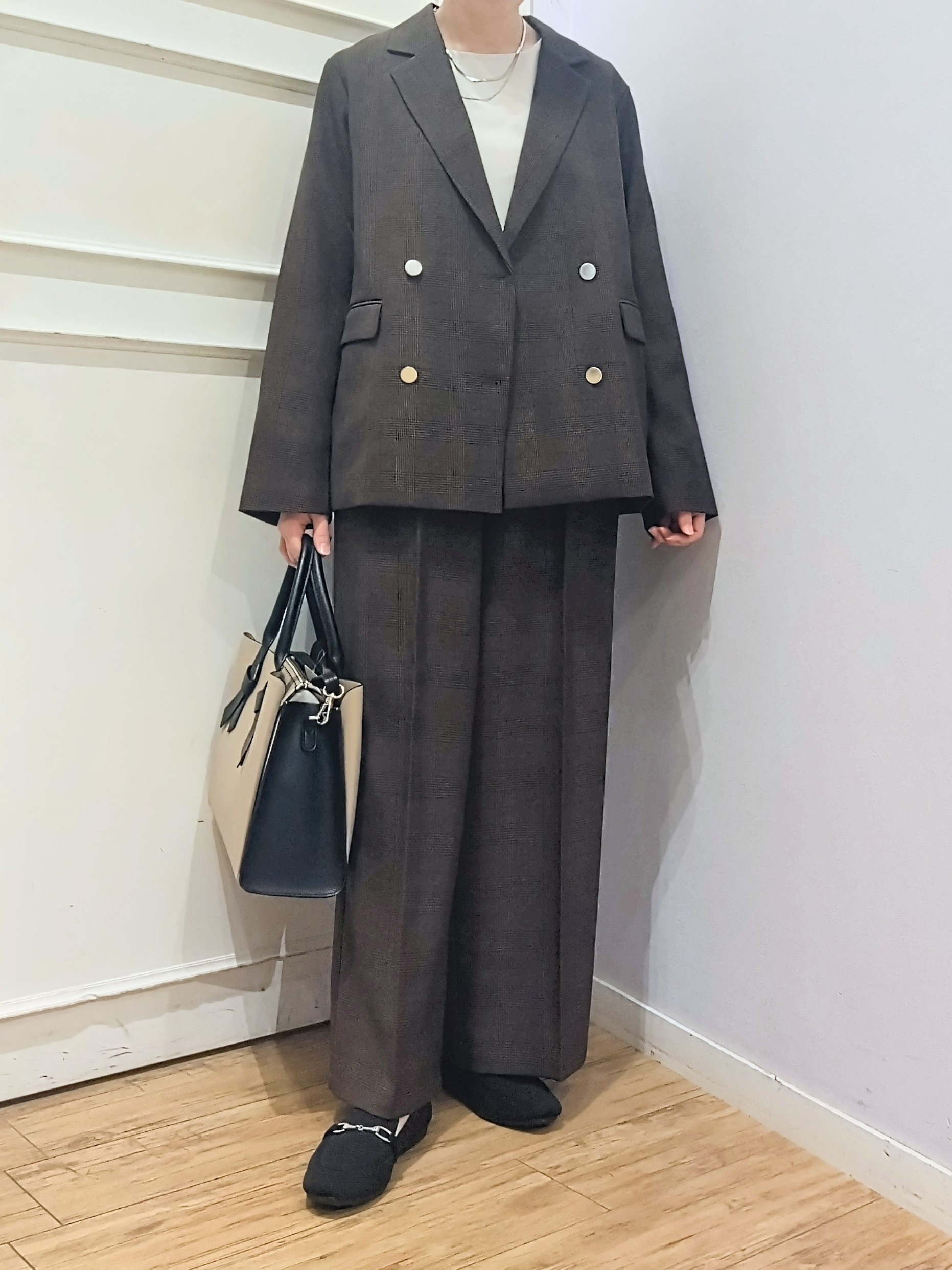 miomioさんの「SHOO･LA･RUE｜【セットアップ可/洗濯後しわになりにくい】ウールフィール ダブルジャケット」を使ったコーディネート