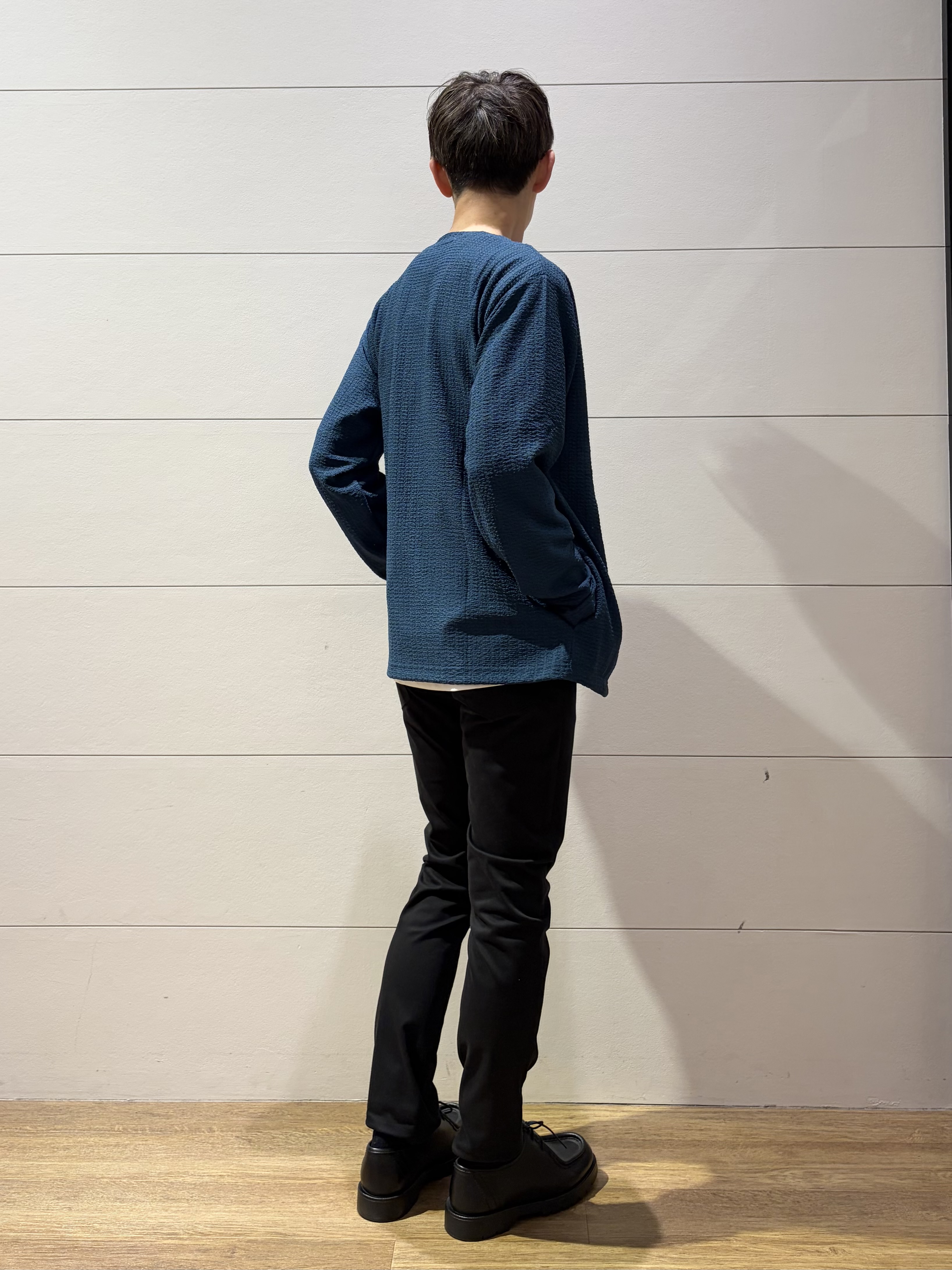 つーじーさんの「THE SHOP TK｜【2点セット／洗濯機OK】長袖カーディガン+半袖Tシャツ」を使ったコーディネート