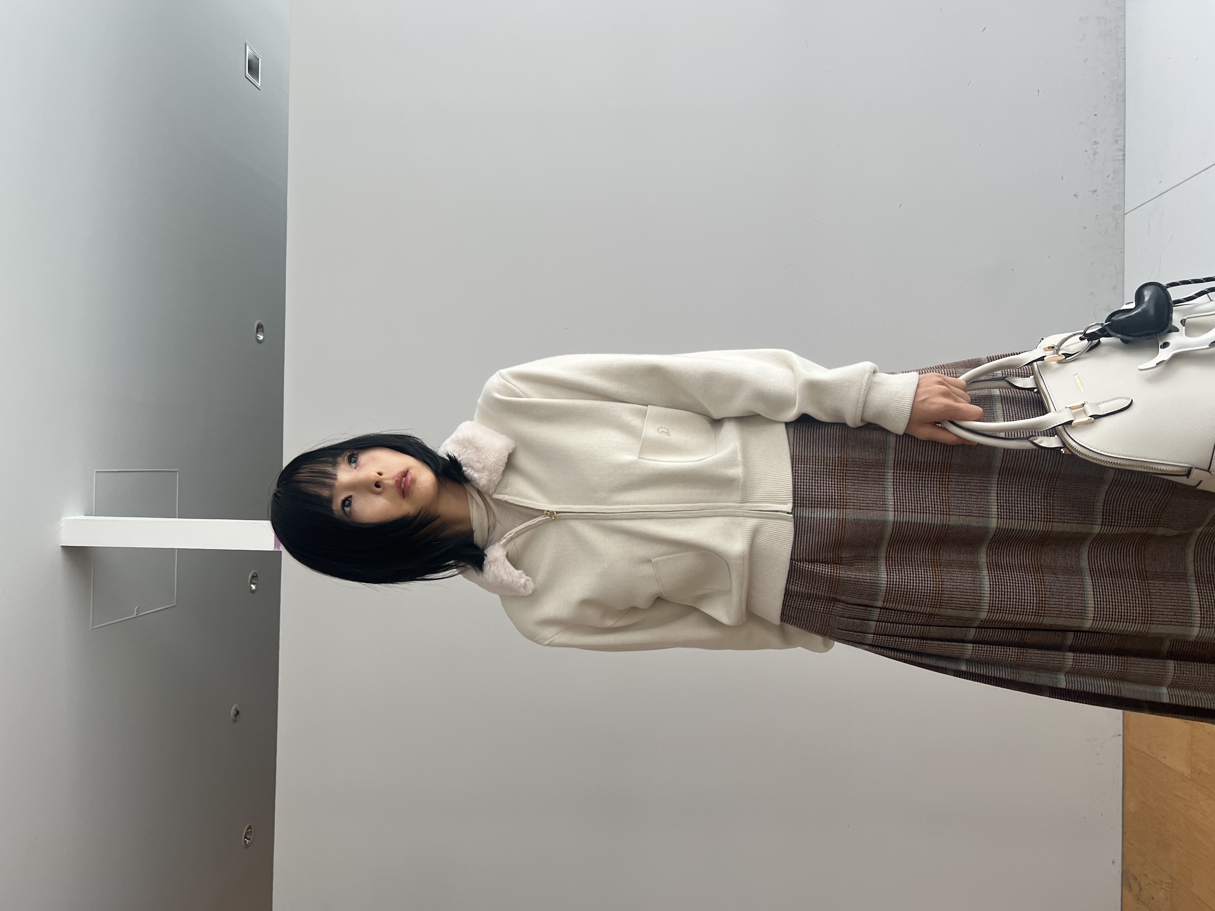 misaさんの「DRESSTERIOR｜【STORY11月号掲載】モノトーンドッグチャーム」を使ったコーディネート