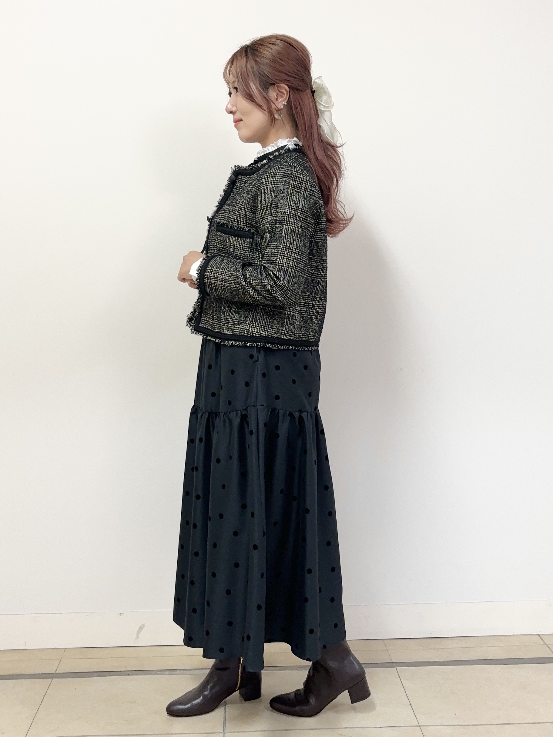 Rinaさんの「DRESSTERIOR｜【STORY11月号掲載/オケージョン対応】フリルカラーボウタイブラウス」を使ったコーディネート