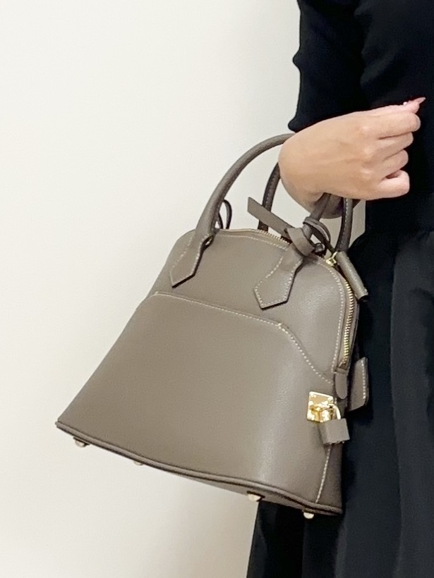 Rinaさんの「DRESSTERIOR｜◆mica della valle（ミカデラヴァッレ）Katia ハンドバッグ」を使ったコーディネート
