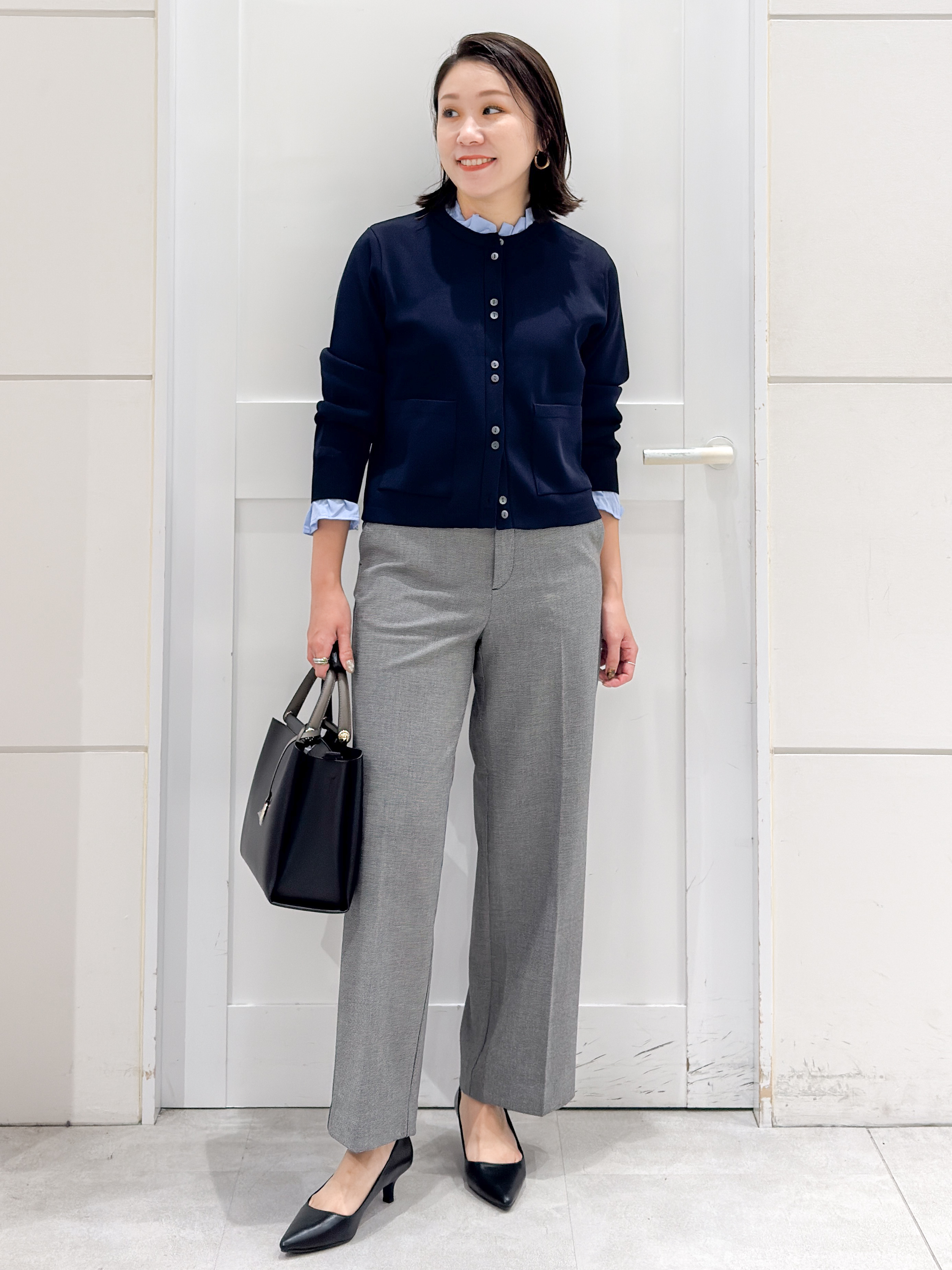 yuka.aさんの「OPAQUE.CLIP｜フリルドッキングニットカーディガン【洗濯機OK】」を使ったコーディネート