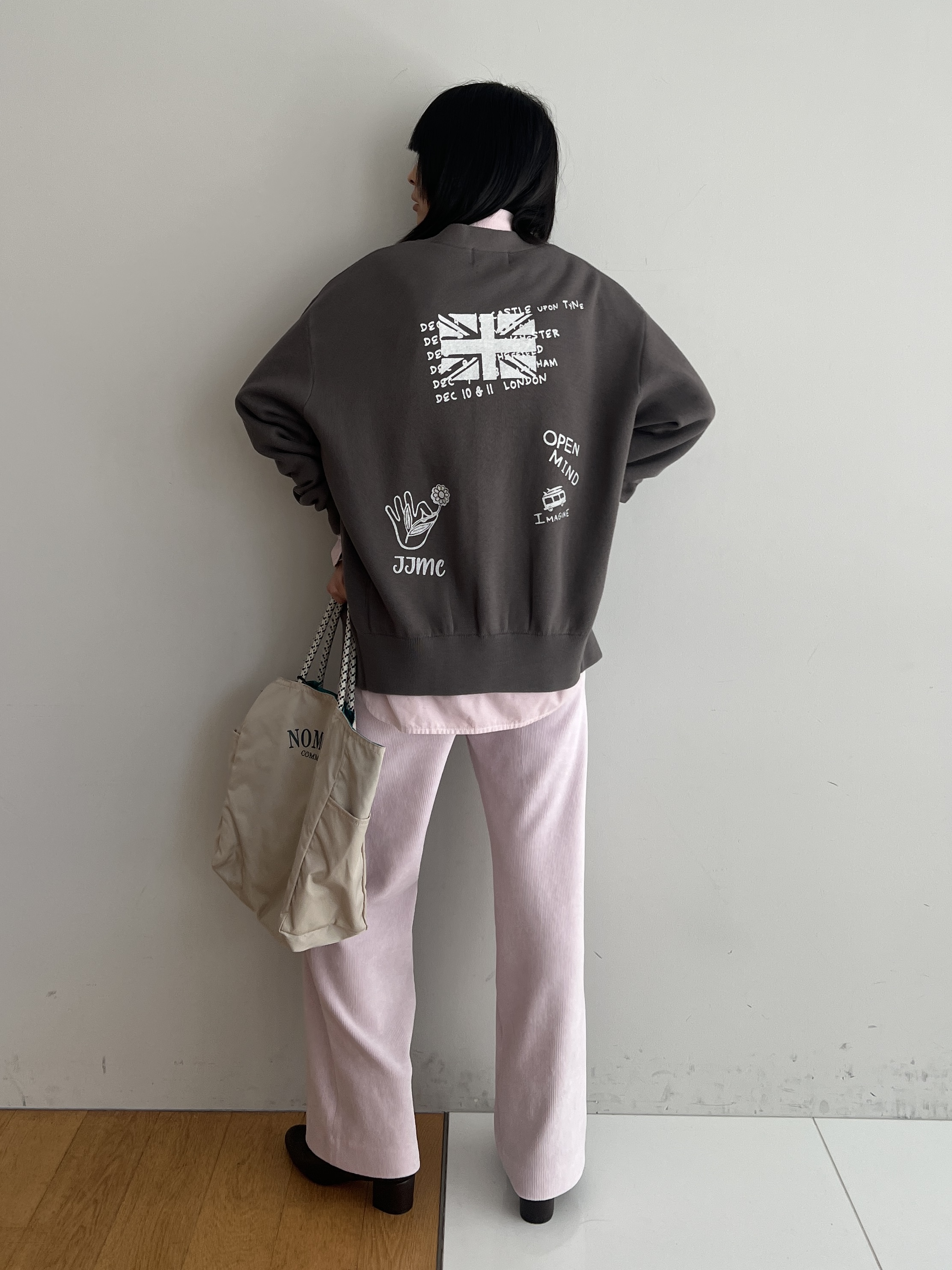 misaさんの「DRESSTERIOR｜【軽やかな着心地】コーデュロイ オーバーサイズシャツ」を使ったコーディネート