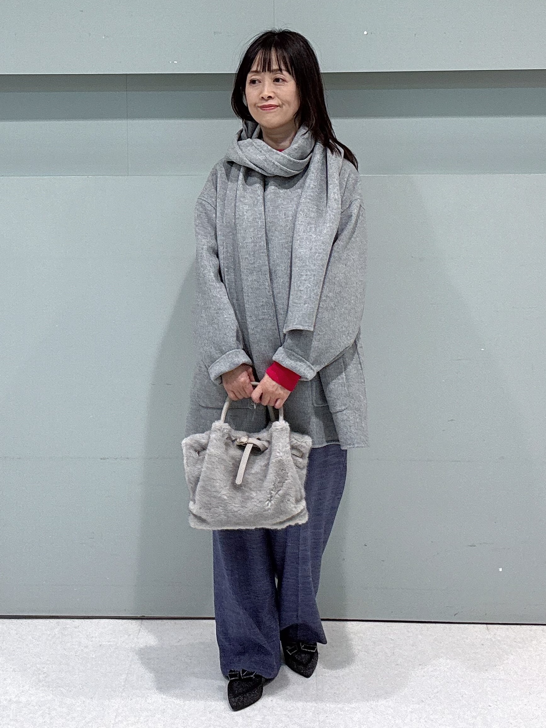 makiさんの「UNTITLED｜【マフラー付き/ゆったり】リバーコート」を使ったコーディネート