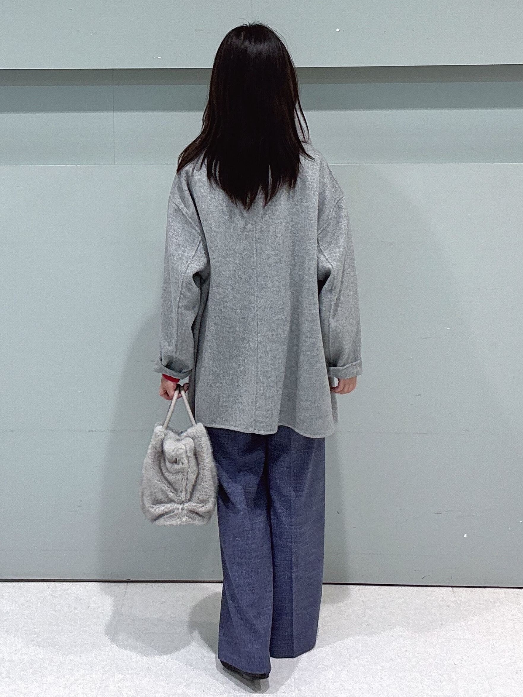 makiさんの「UNTITLED｜【マフラー付き/ゆったり】リバーコート」を使ったコーディネート