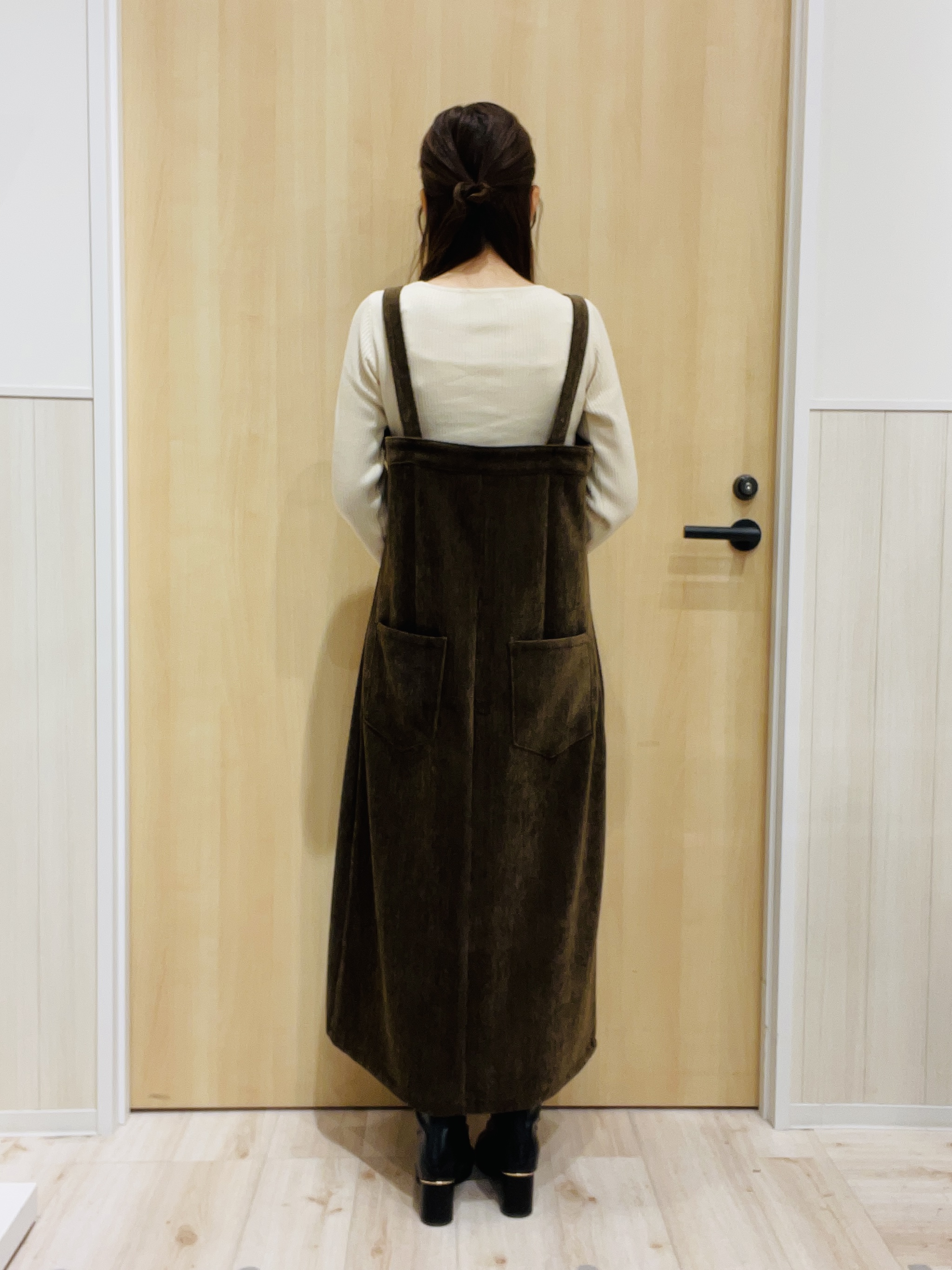 minamiさんの「SHOO･LA･RUE｜【毛玉になりにくい/S-LL/洗濯機可】ボートネックで首元美しく やわらかリブニット」を使ったコーディネート