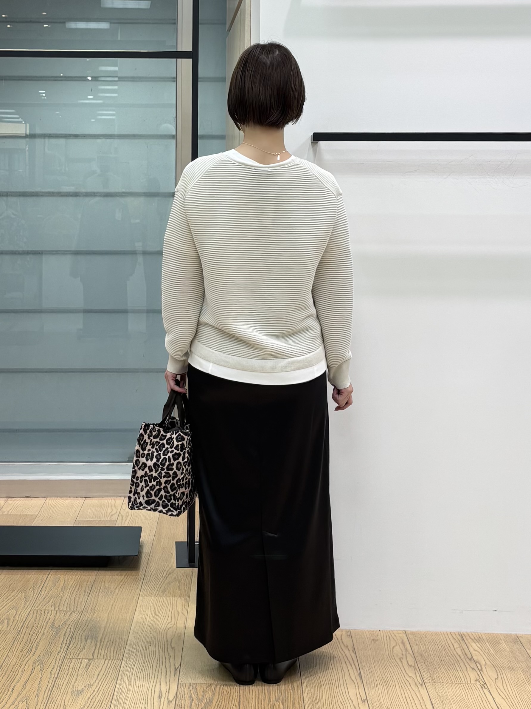 asamiさんの「INDIVI｜【ウール混／体型カバー】ラメガーター編み Vネックニット」を使ったコーディネート