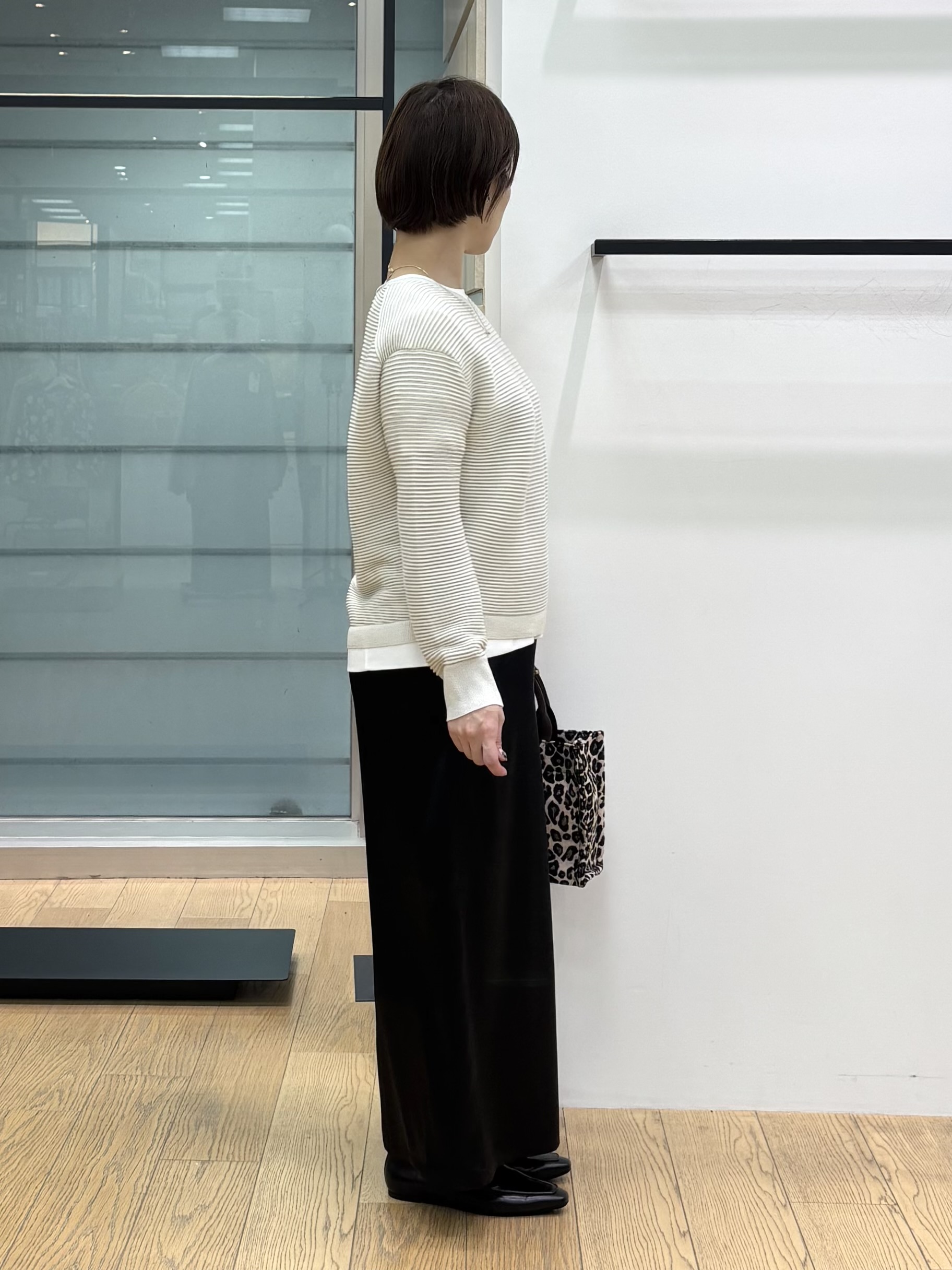 asamiさんの「INDIVI｜【ウール混／体型カバー】ラメガーター編み Vネックニット」を使ったコーディネート