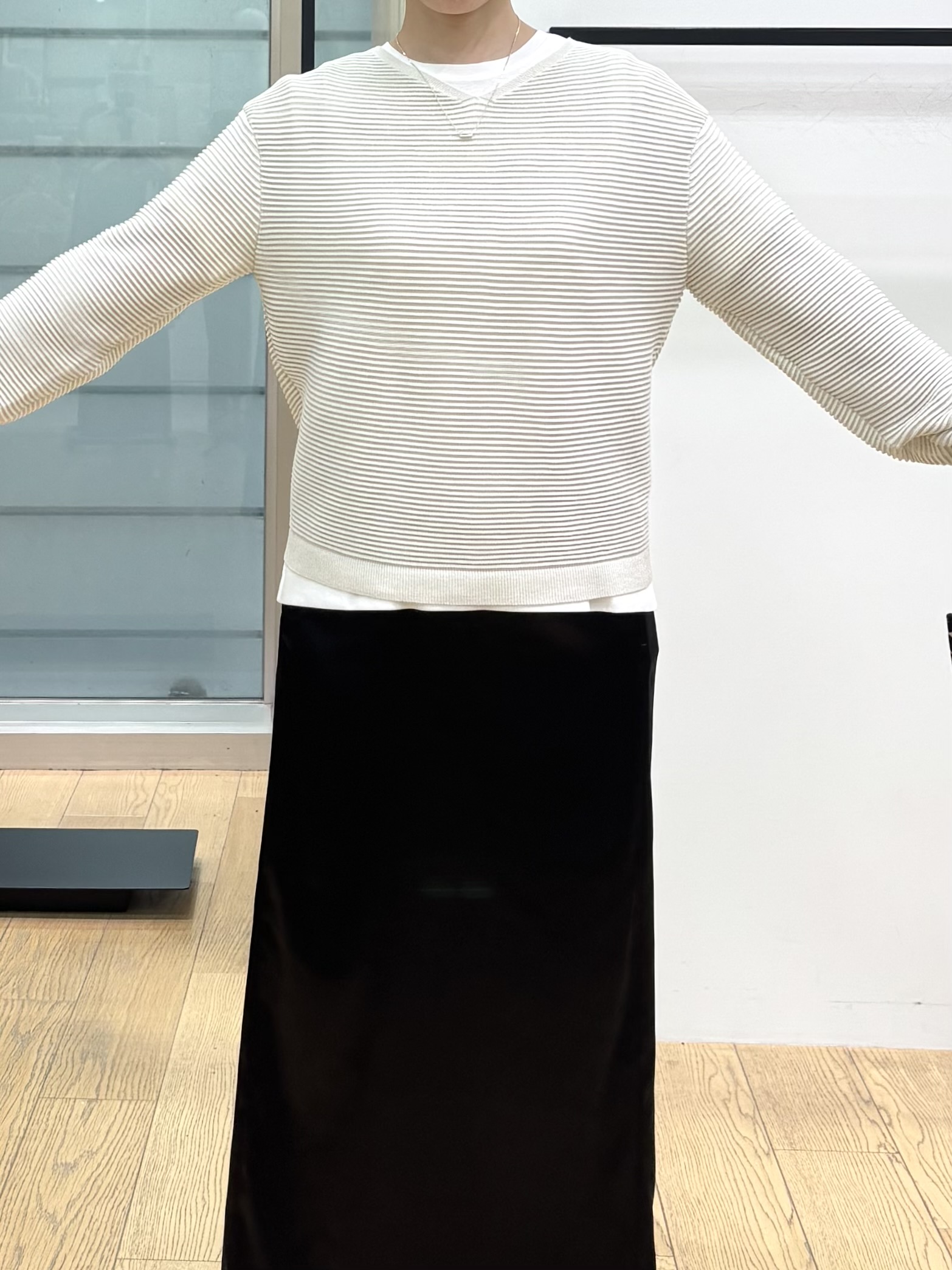 asamiさんの「INDIVI｜【ウール混／体型カバー】ラメガーター編み Vネックニット」を使ったコーディネート