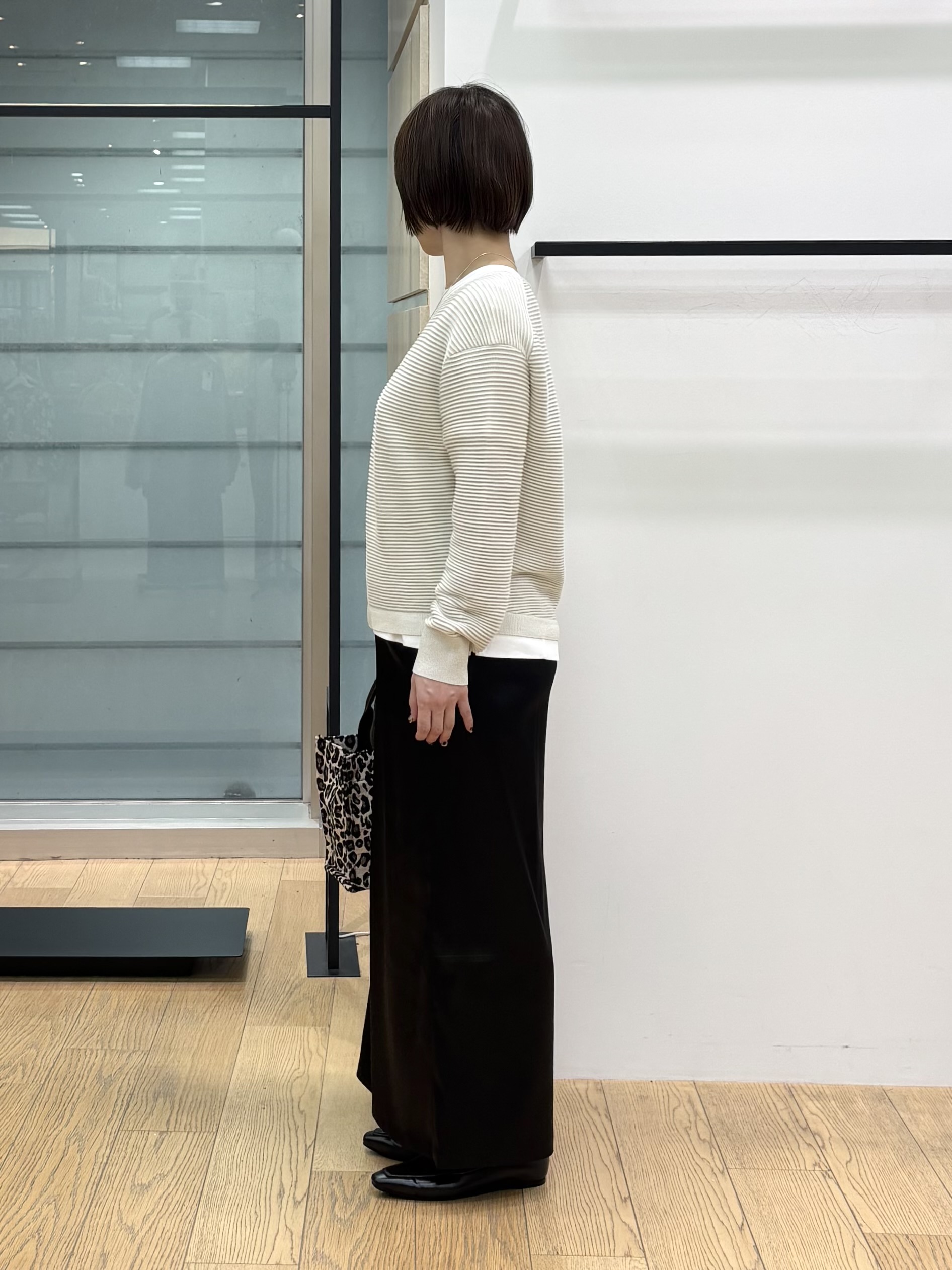 asamiさんの「INDIVI｜【ウール混／体型カバー】ラメガーター編み Vネックニット」を使ったコーディネート
