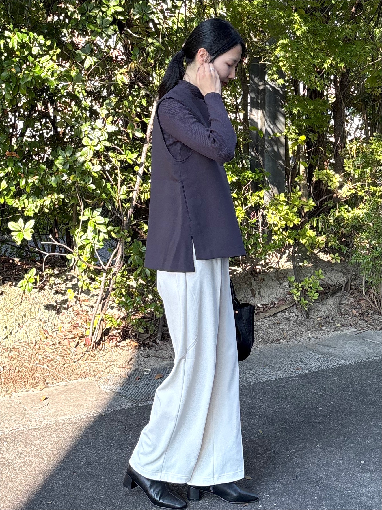 sachikoさんの「OPAQUE.CLIP｜《ツインセット》Vネックベスト&times;ハイネックリブニット【洗濯機OK】」を使ったコーディネート