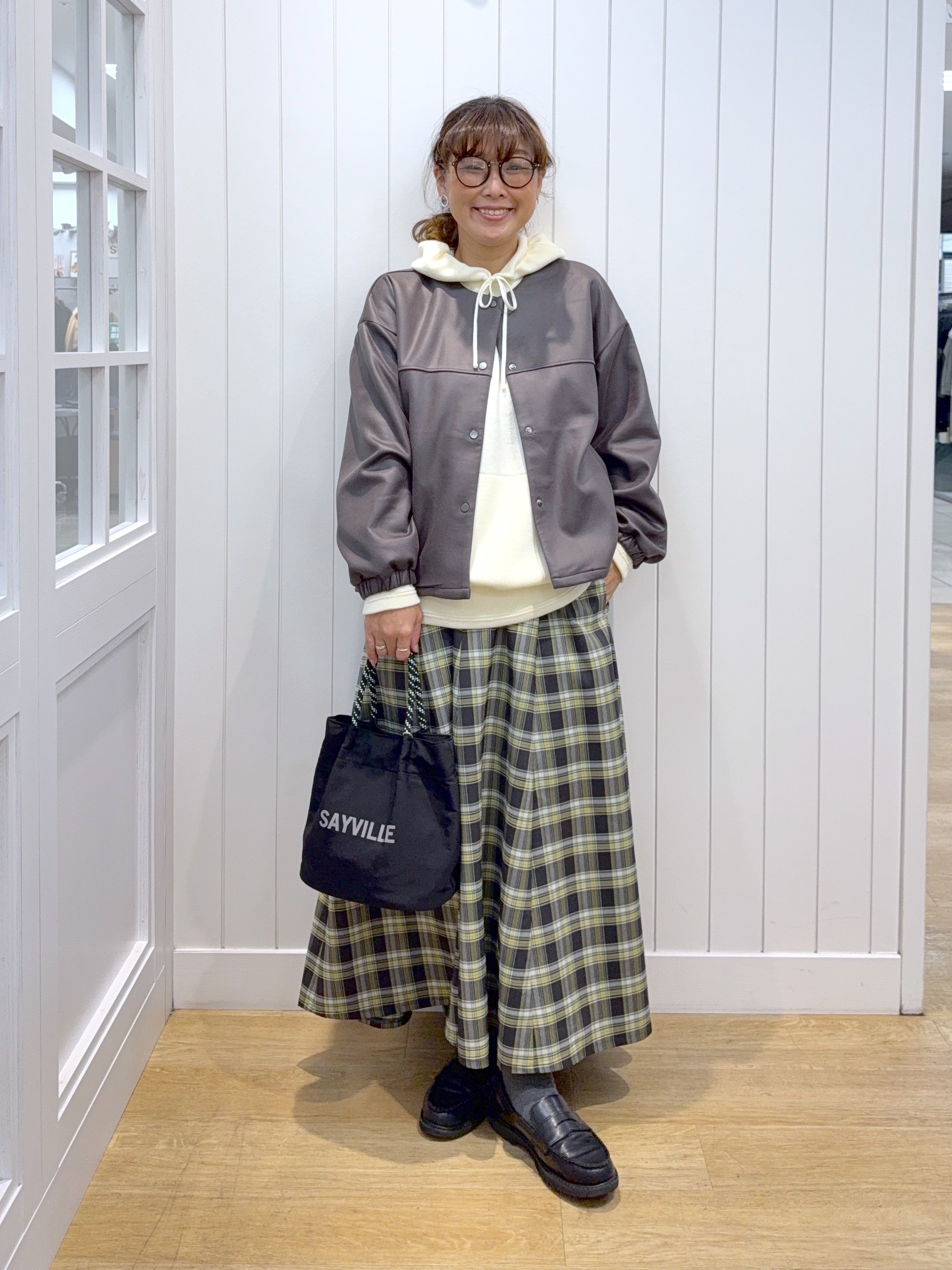 Osawaさんの「Dessin｜【店頭人気/洗える/秋羽織り】ノーカラースエードライクブルゾン」を使ったコーディネート