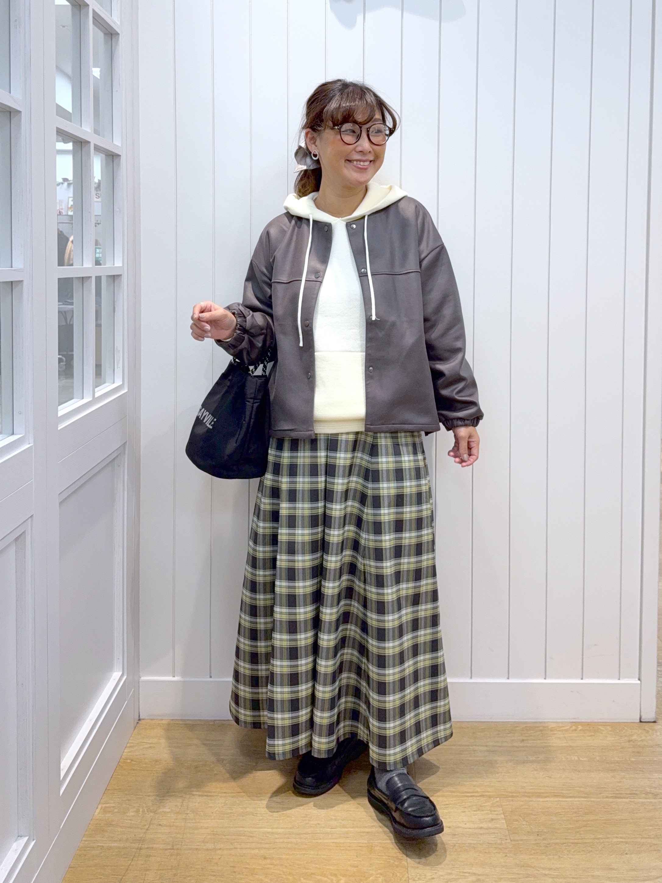 Osawaさんの「Dessin｜【店頭人気/洗える/秋羽織り】ノーカラースエードライクブルゾン」を使ったコーディネート