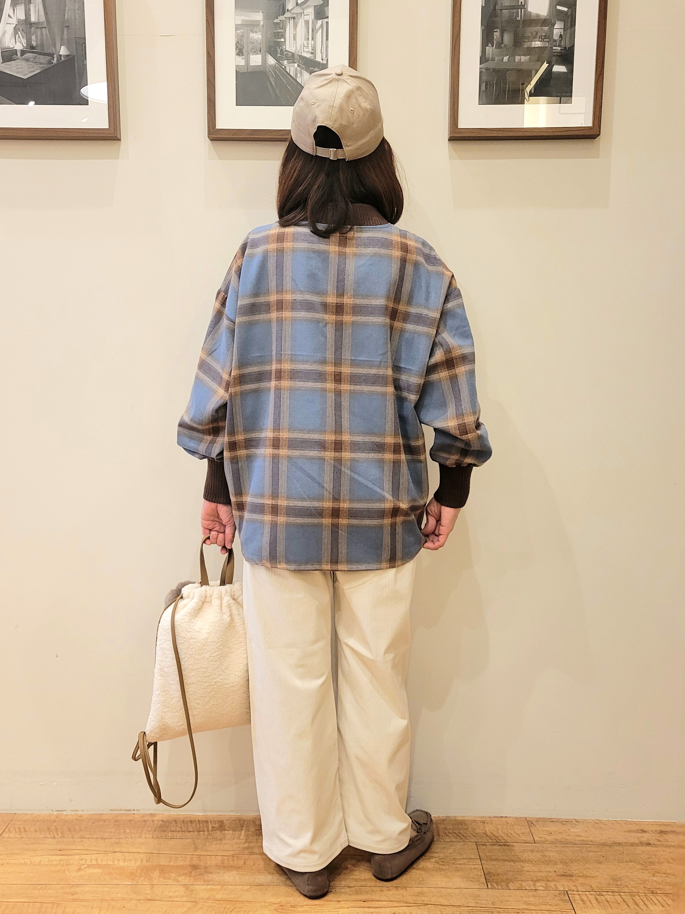 ユウさんの「SHOO･LA･RUE｜【あったか/S-LL/洗濯機可】裏起毛コーデュロイイージーパンツ」を使ったコーディネート