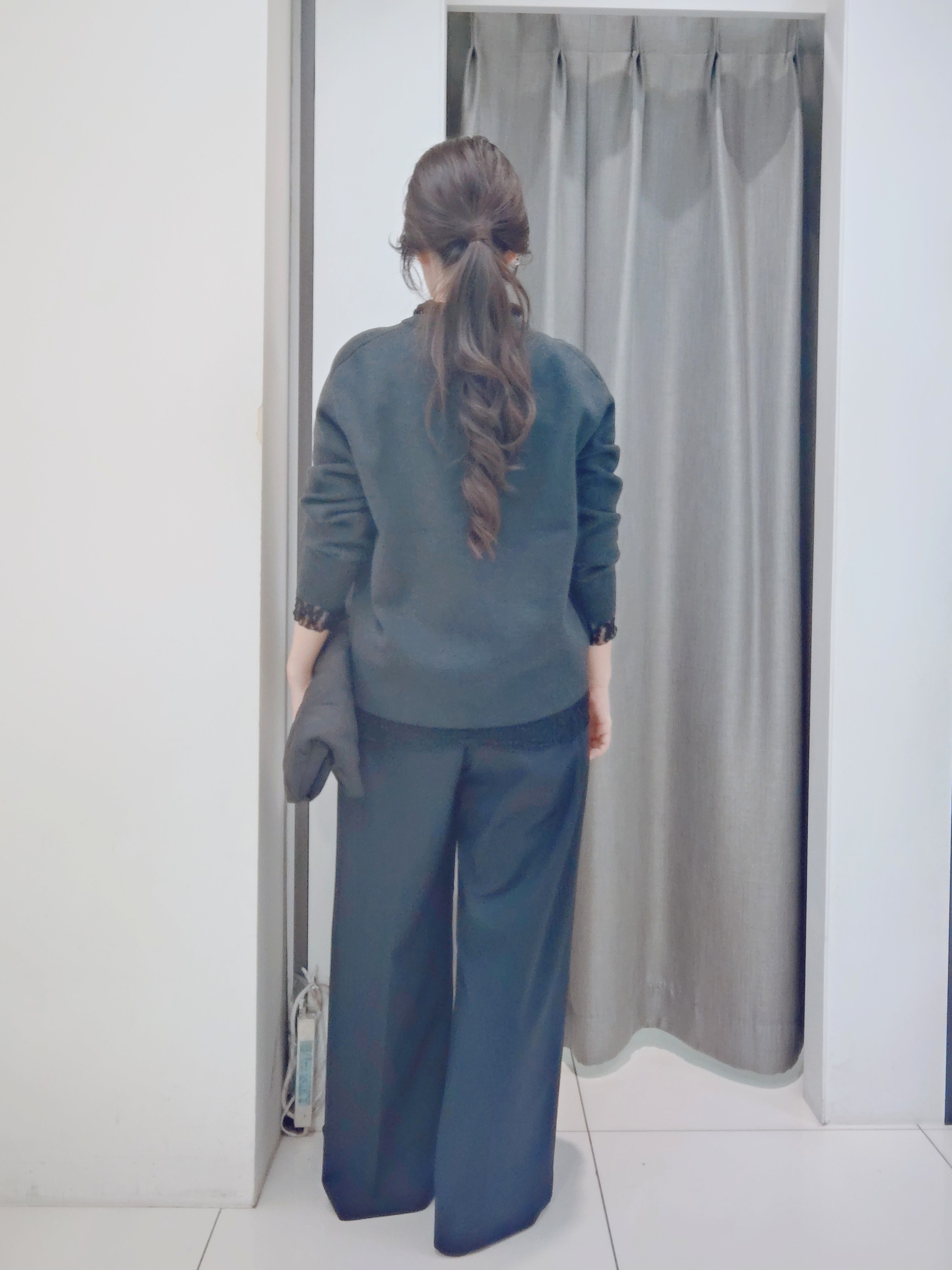 YABUさんの「UNTITLED｜【きれいめカジュアル】スウェットライクニットプルオーバー」を使ったコーディネート