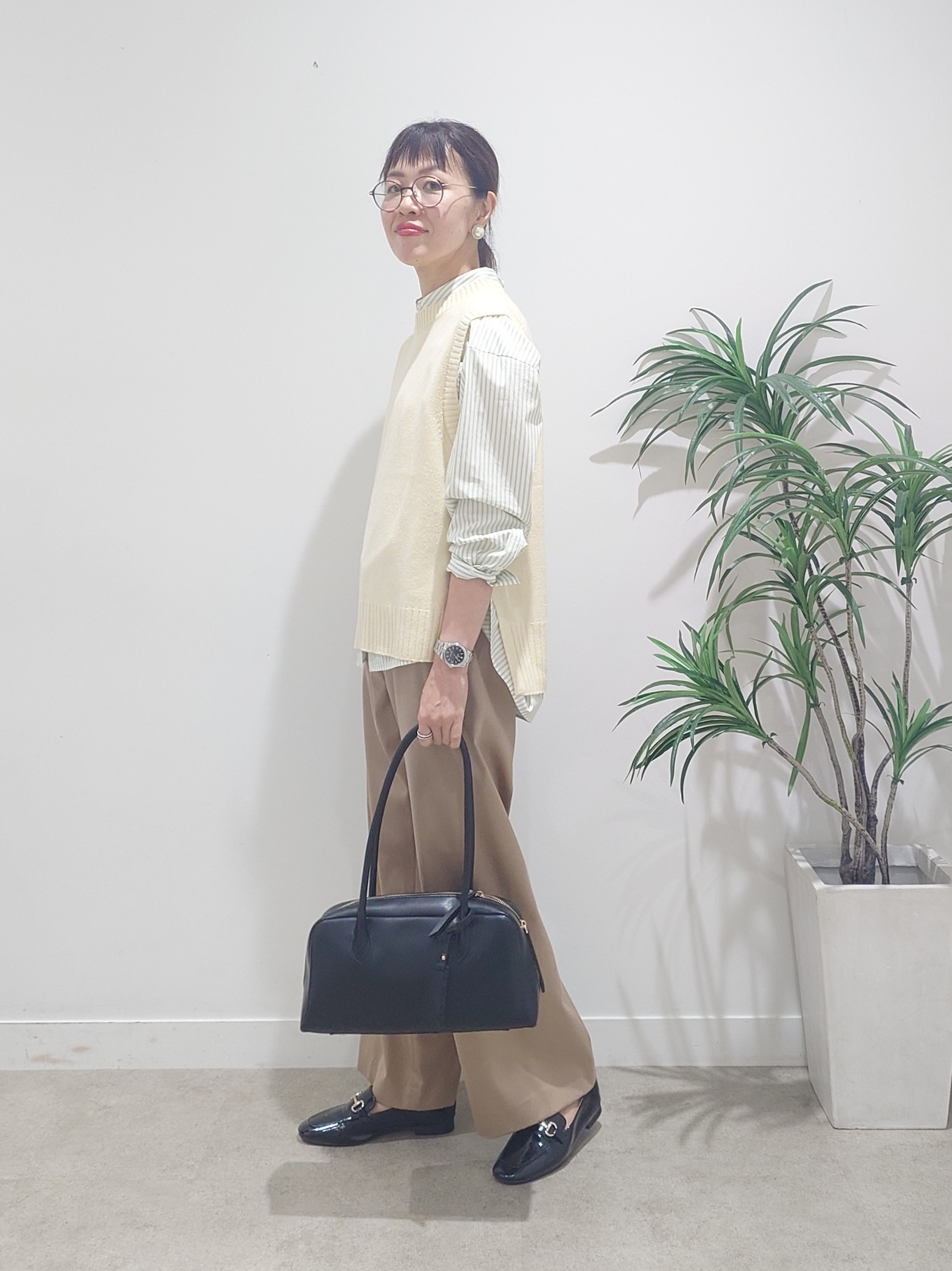 MUTSUKOさんの「UNTITLED｜【5色展開/手洗い可】ローシルクウールニットベスト」を使ったコーディネート