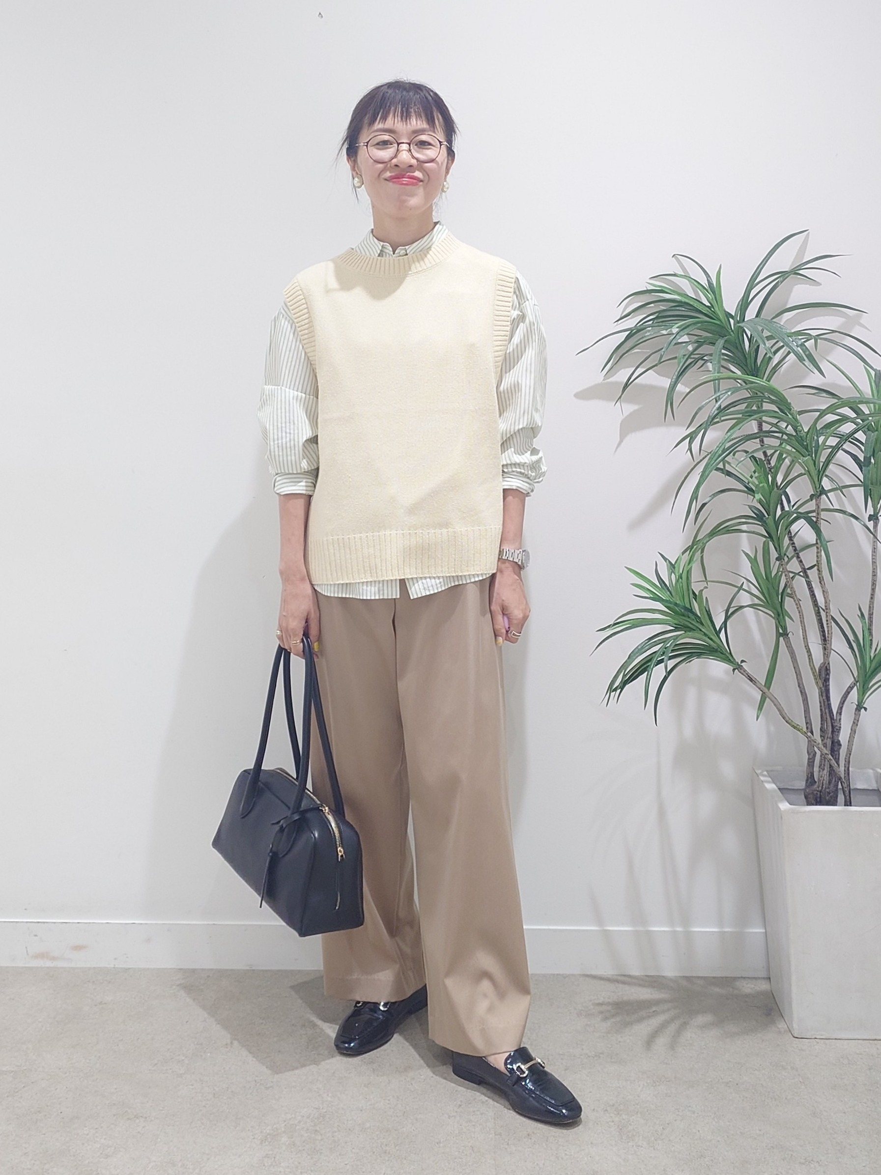 MUTSUKOさんの「UNTITLED｜【5色展開/手洗い可】ローシルクウールニットベスト」を使ったコーディネート