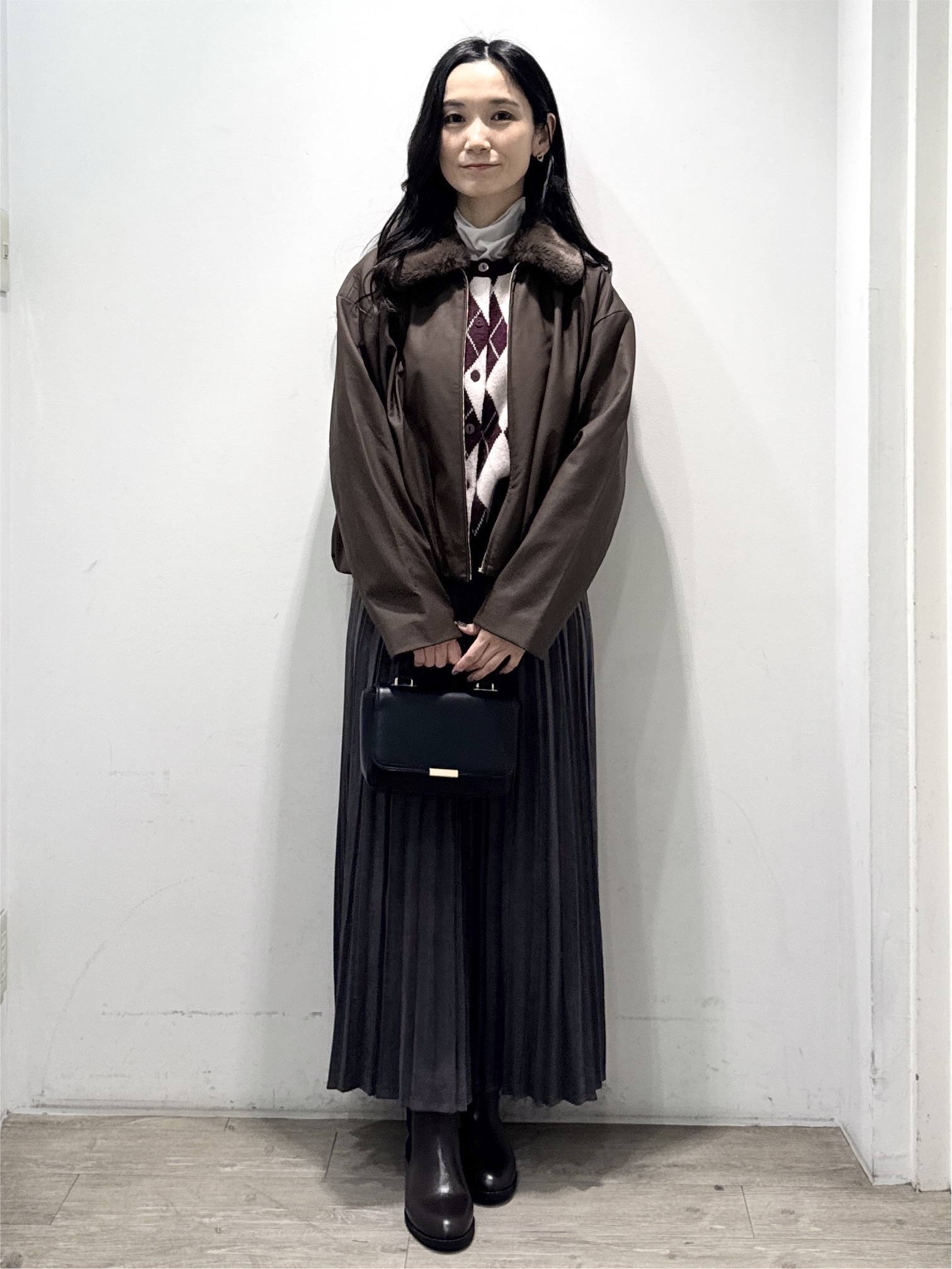 yuicciさんの「OPAQUE.CLIP｜フェイクファー衿付き マットレザー調ブルゾン【洗える】」を使ったコーディネート