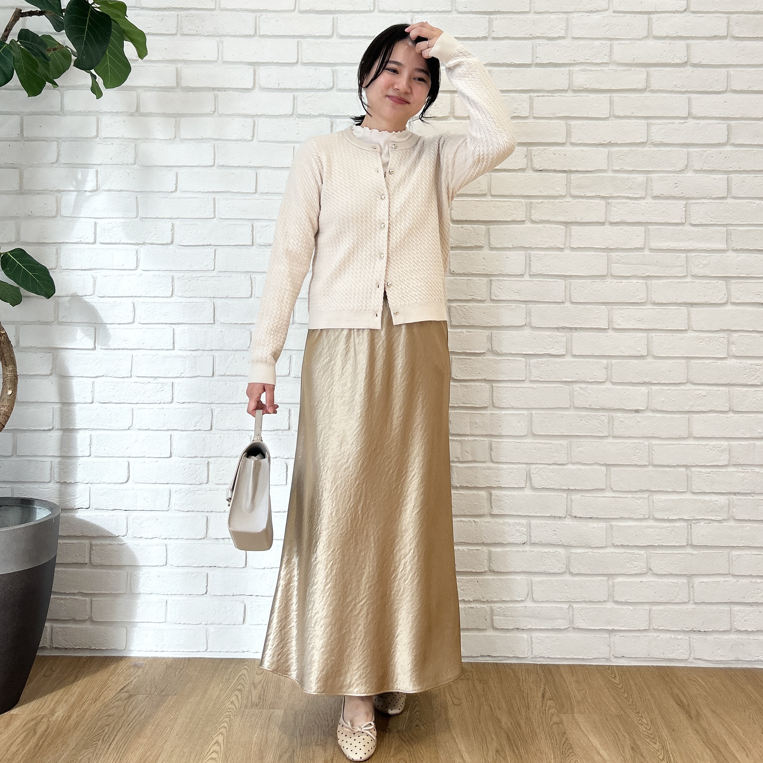 shinoさんの「Couture brooch｜【通勤にも休日にも】ケーブル カーディガン」を使ったコーディネート