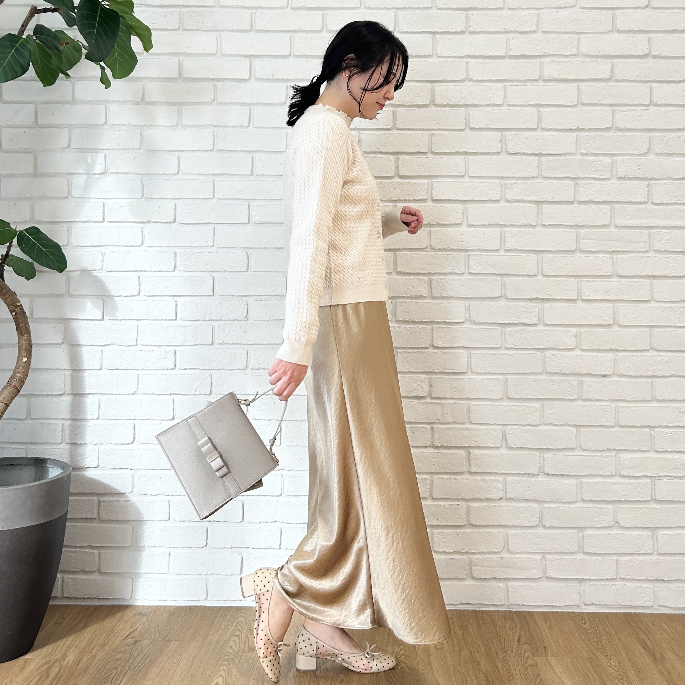shinoさんの「Couture brooch｜【通勤にも休日にも】ケーブル カーディガン」を使ったコーディネート