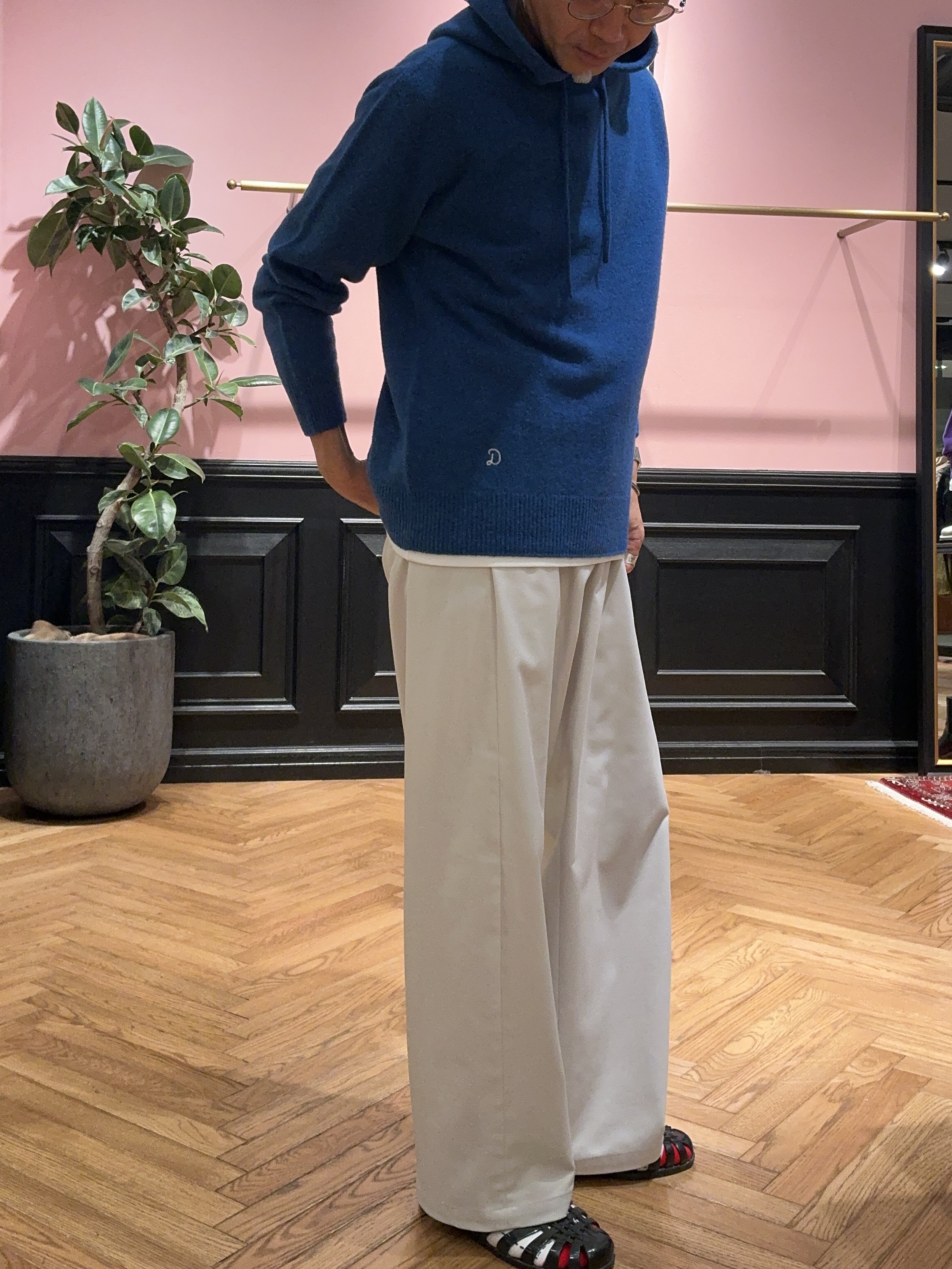 torigoeさんの「DRESSTERIOR｜ホールガーメント（R） ウールカシミヤ混パーカー」を使ったコーディネート