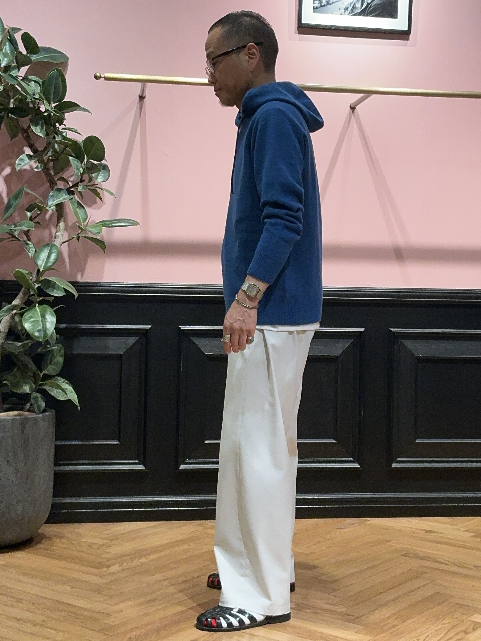 torigoeさんの「DRESSTERIOR｜ホールガーメント（R） ウールカシミヤ混パーカー」を使ったコーディネート