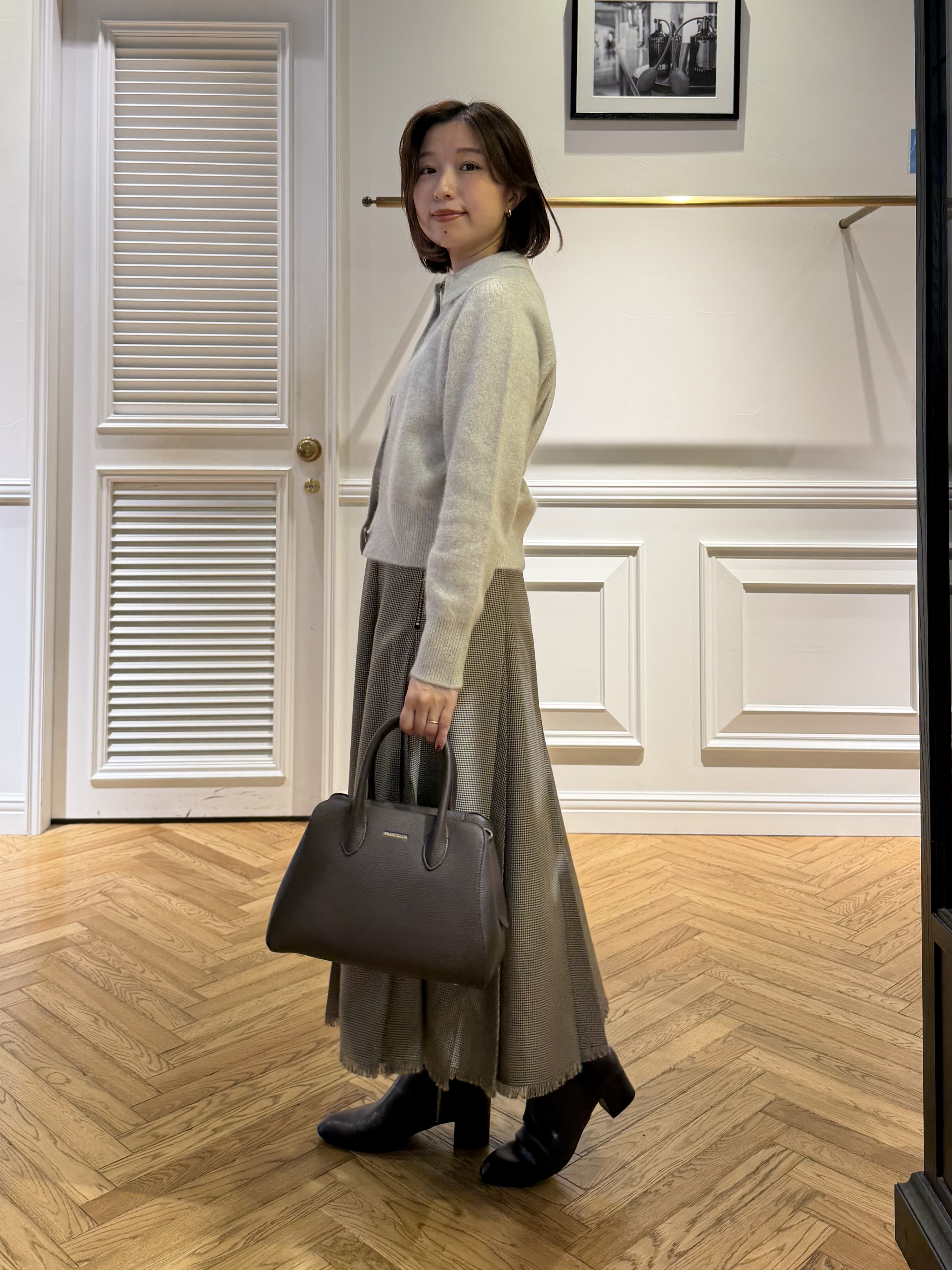 つじ まこさんの「DRESSTERIOR｜【肌ざわり◎】フォックスブレンドポロニットカーディガン」を使ったコーディネート