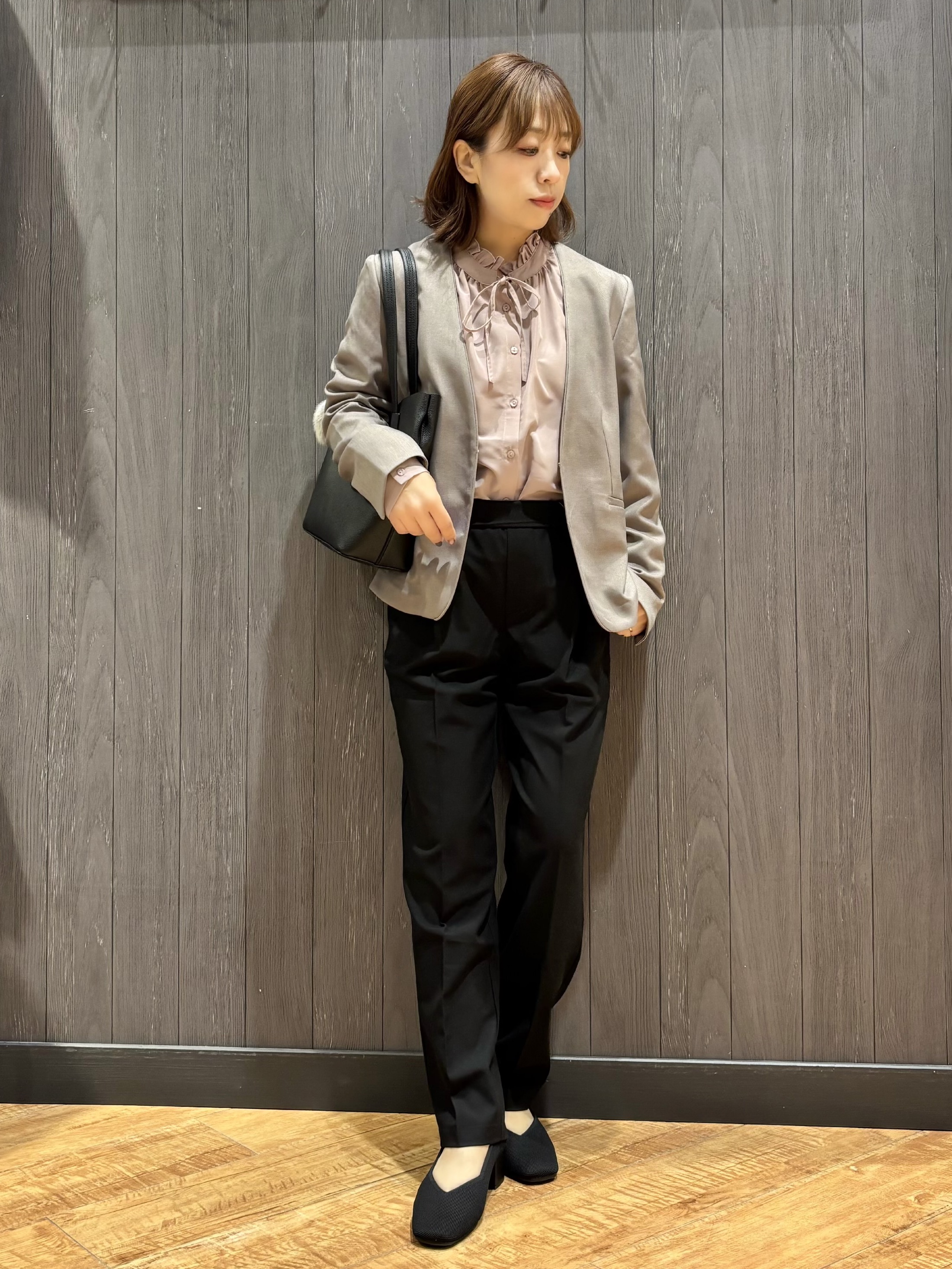 meiさんの「SHOO･LA･RUE｜【セットアップ可/通勤/洗濯機可/SS-LL】女性らしく決まる カラーレスジャケット」を使ったコーディネート