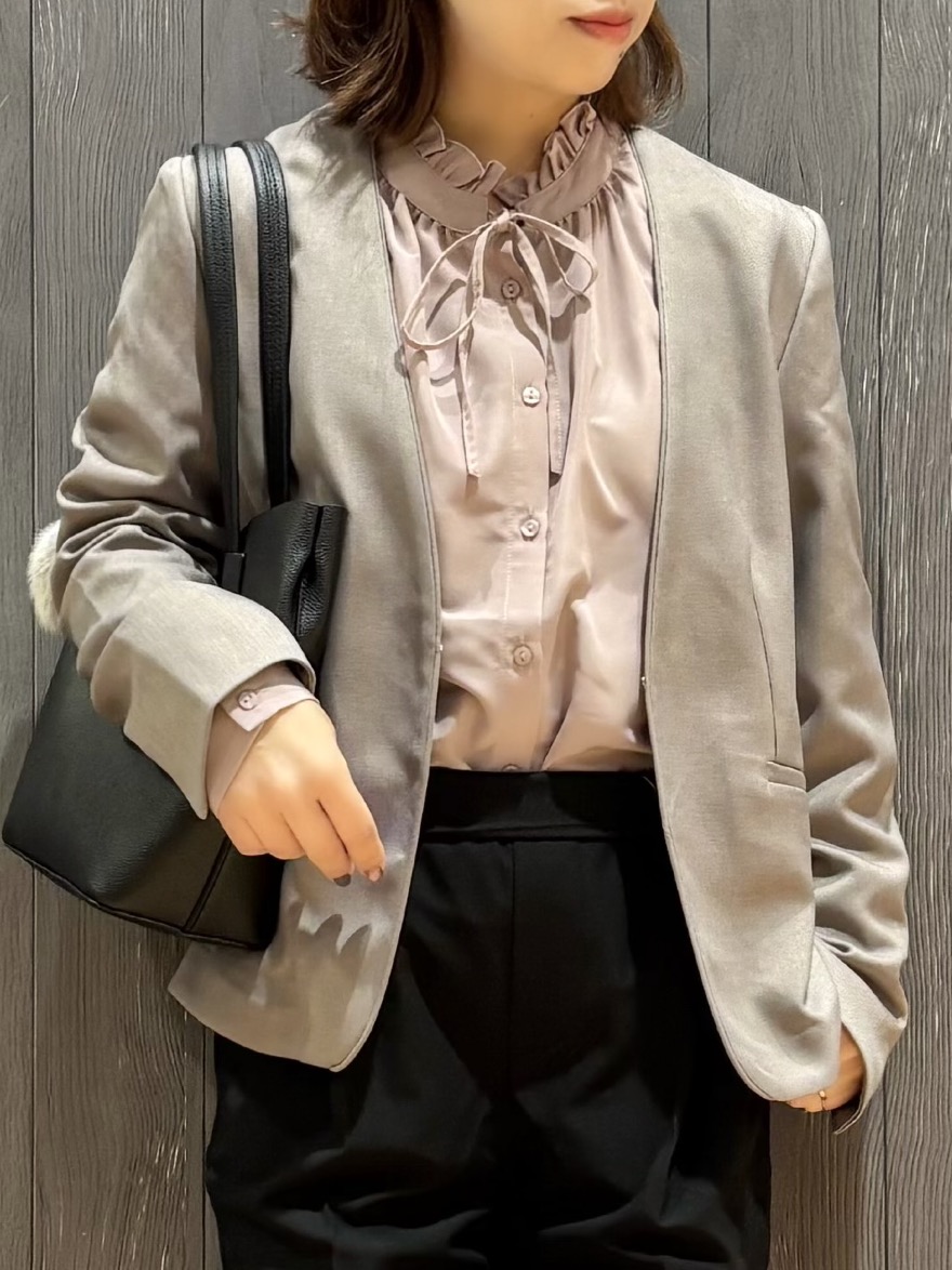 meiさんの「SHOO･LA･RUE｜【セットアップ可/通勤/洗濯機可/SS-LL】女性らしく決まる カラーレスジャケット」を使ったコーディネート