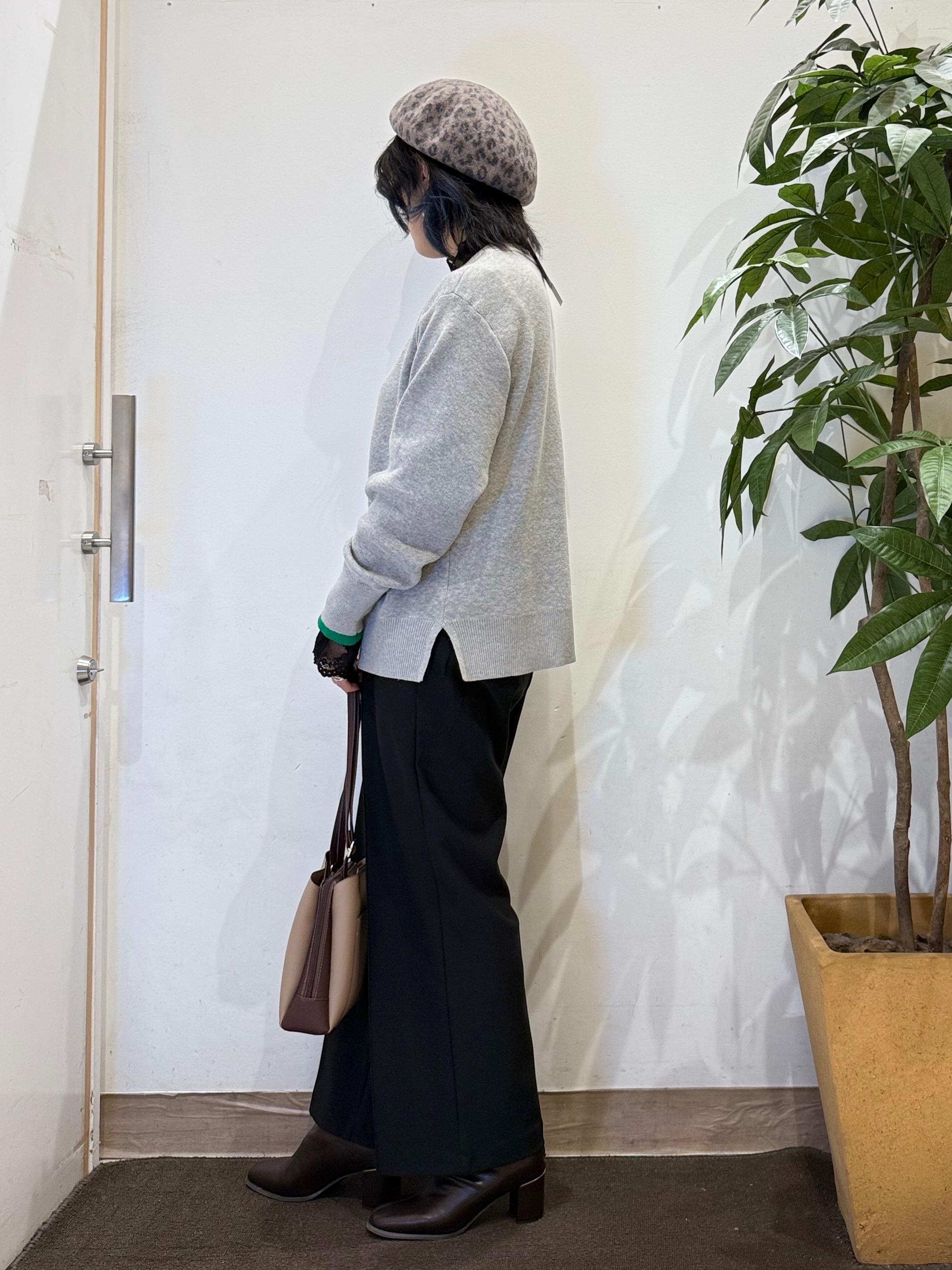 misakiさんの「SHOO･LA･RUE｜【洗濯機可/S-LL】配色がアクセント スウェットライクニット」を使ったコーディネート