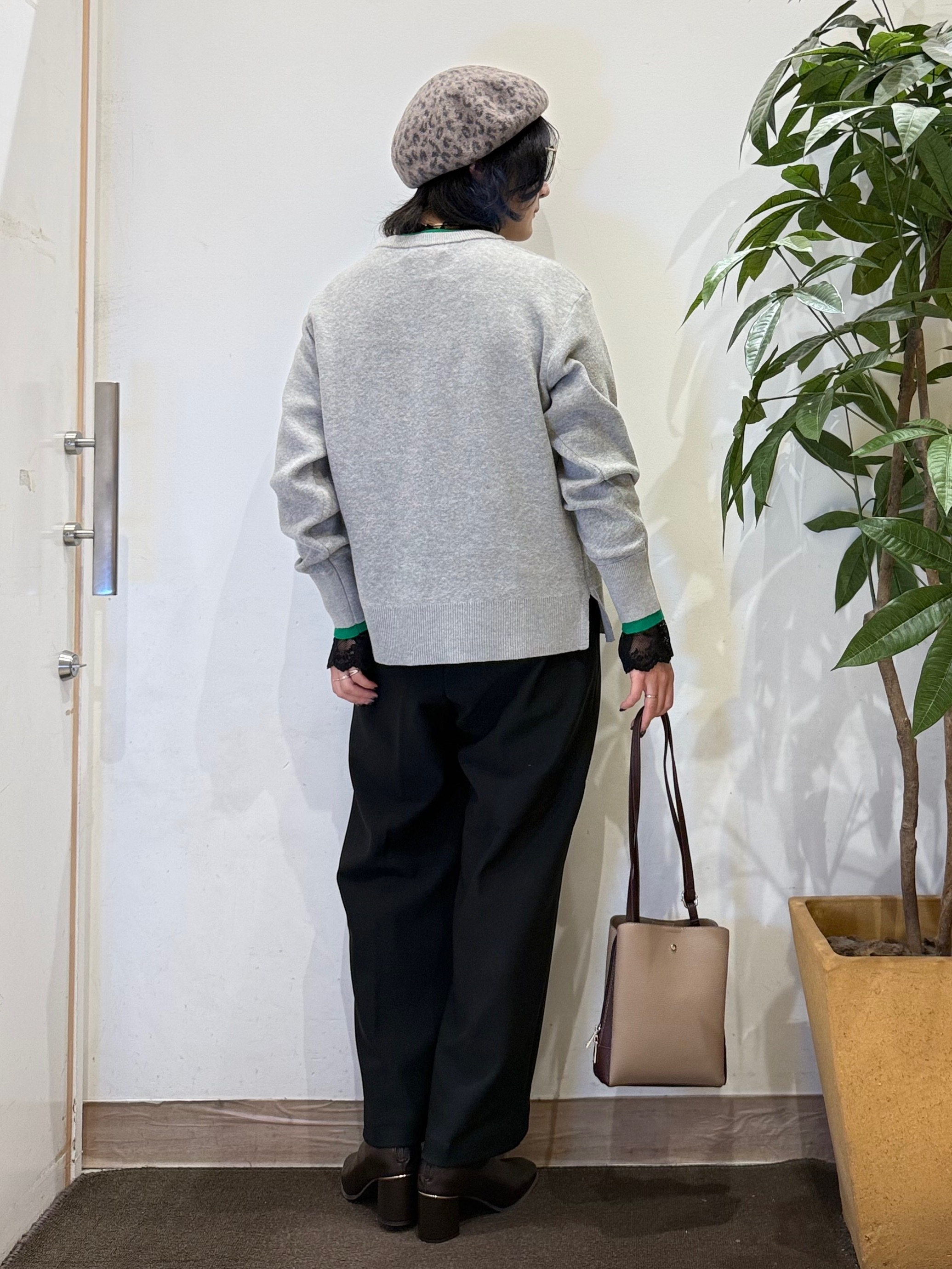 misakiさんの「SHOO･LA･RUE｜【洗濯機可/S-LL】配色がアクセント スウェットライクニット」を使ったコーディネート