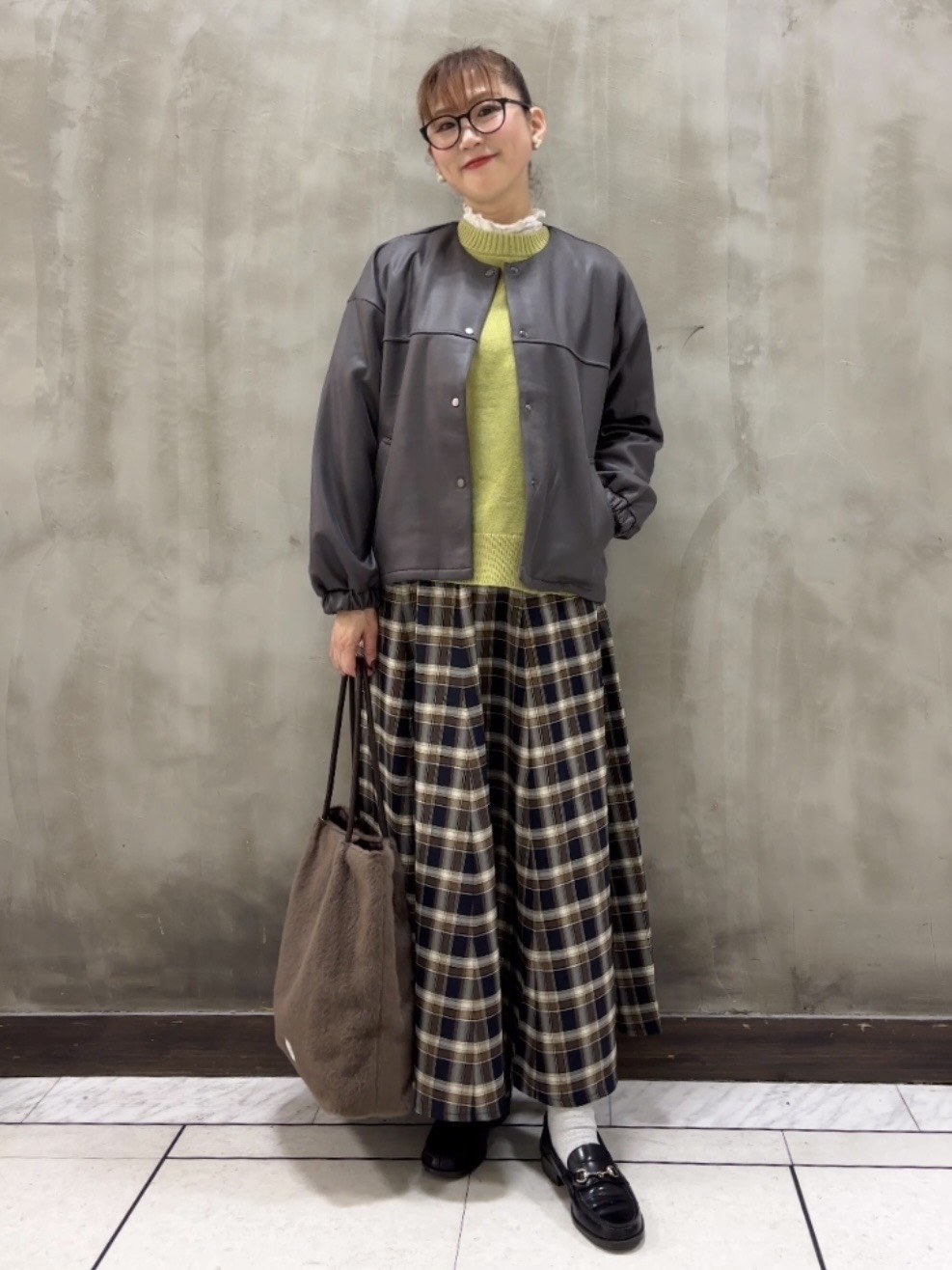 Yasucoさんの「Dessin｜【店頭人気/洗える/秋羽織り】ノーカラースエードライクブルゾン」を使ったコーディネート