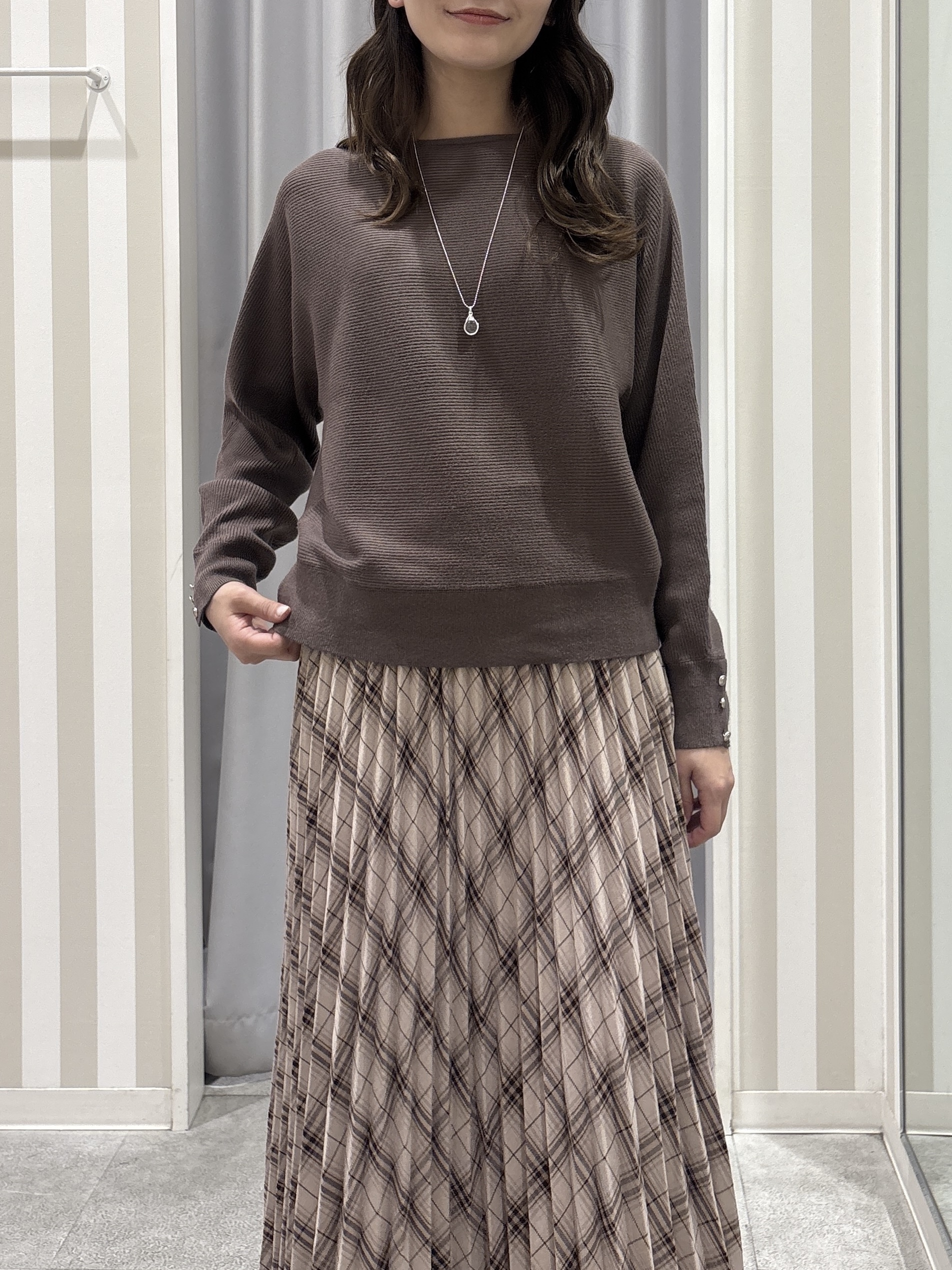 Rikaさんの「SHOO･LA･RUE｜【洗濯機可/体型カバー】やわらかリブドルマンニット」を使ったコーディネート