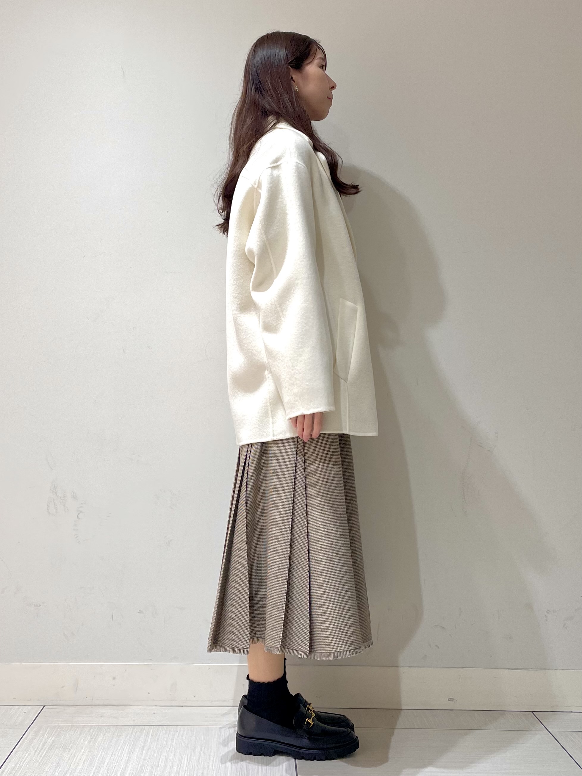 ことさんの「DRESSTERIOR｜【美シルエット/上品】Super120シャルムウールブレンドミドルコート」を使ったコーディネート