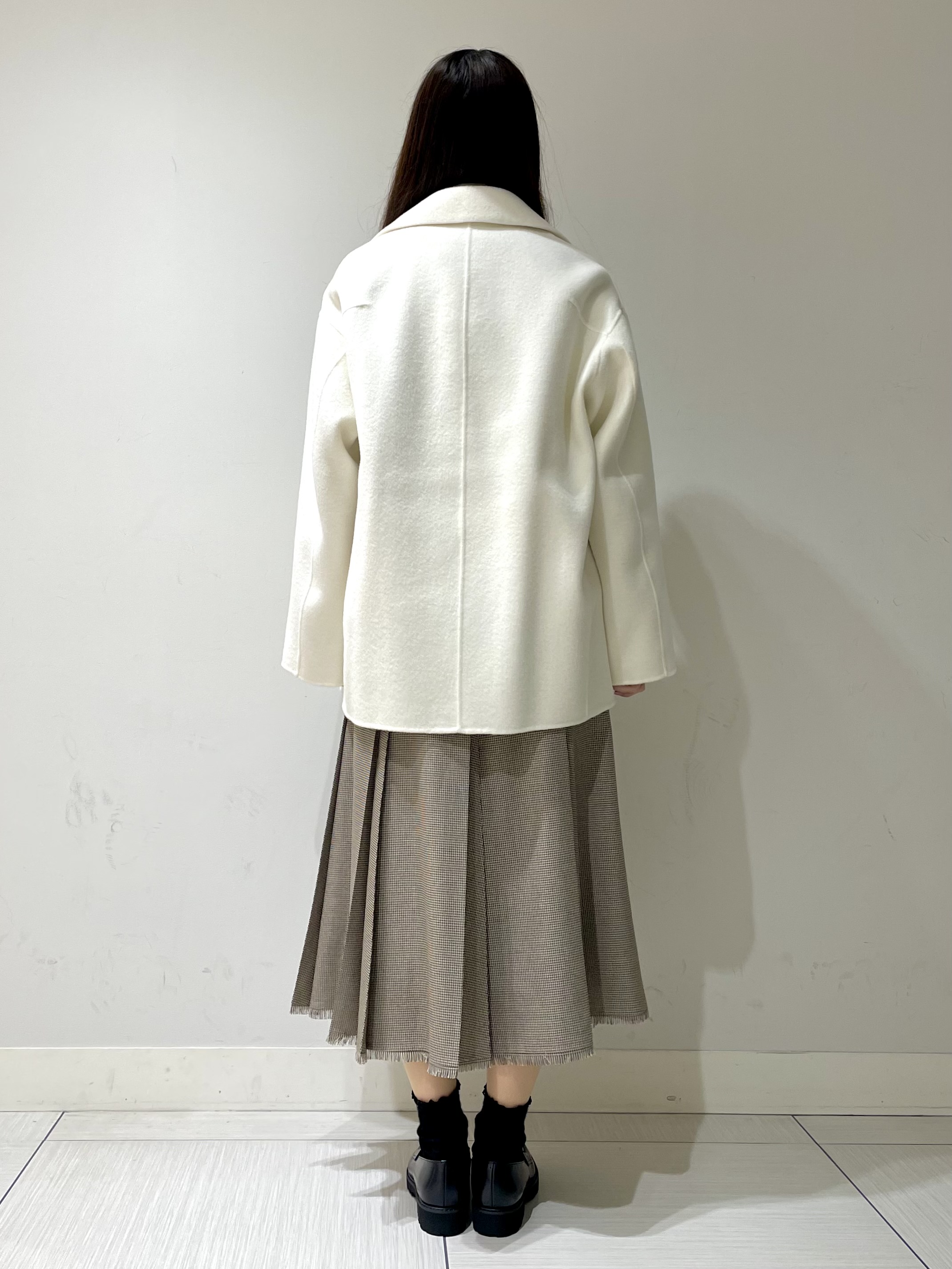 ことさんの「DRESSTERIOR｜【美シルエット/上品】Super120シャルムウールブレンドミドルコート」を使ったコーディネート