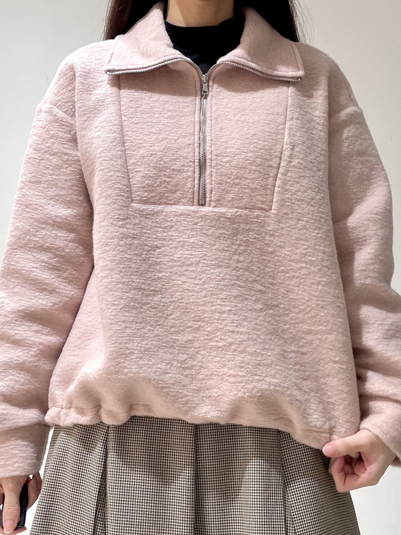 ことさんの「DRESSTERIOR｜【旬デザイン】イタリアンスライバー ハーフジッププルオーバー」を使ったコーディネート