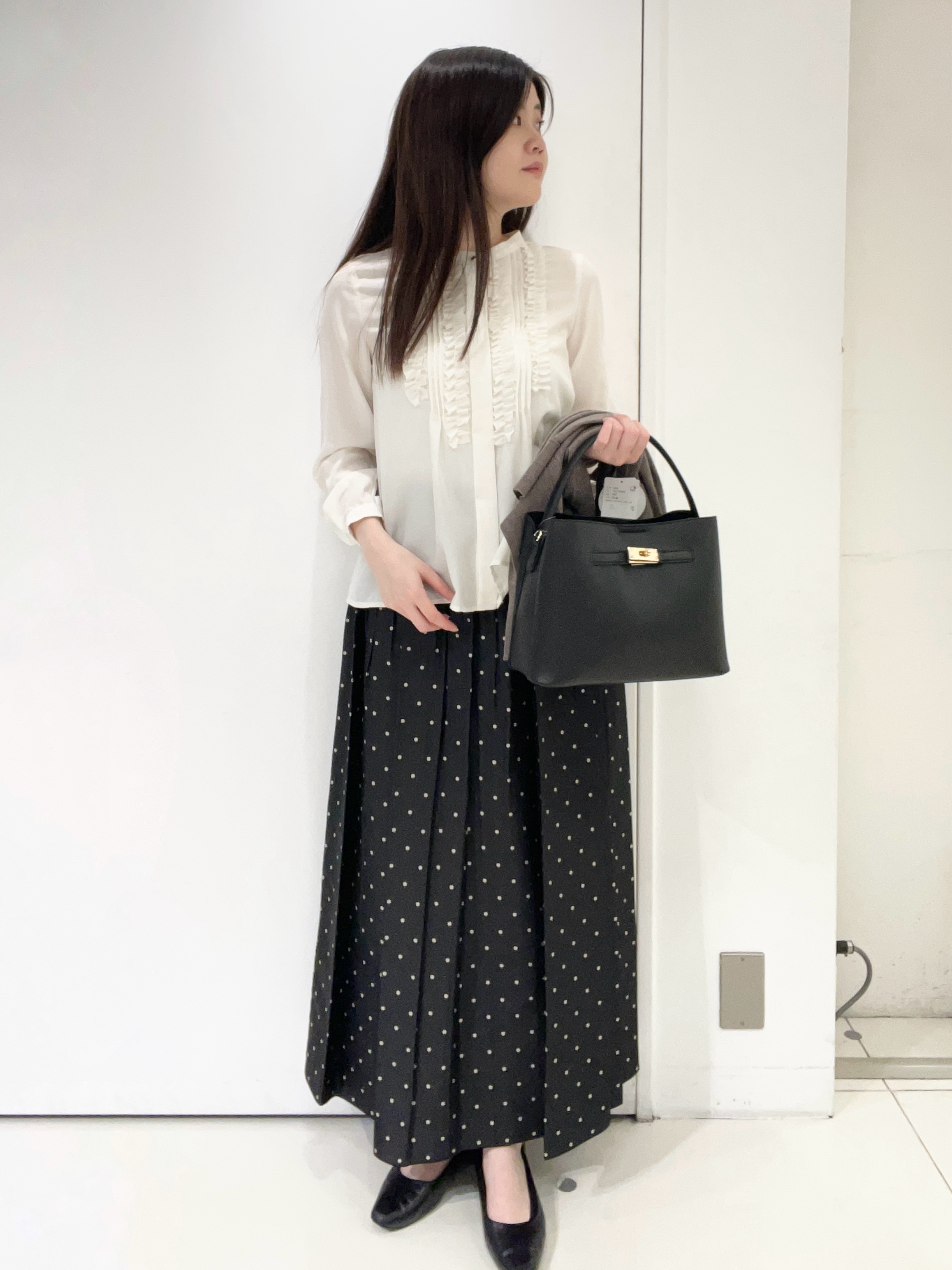 moeさんの「UNTITLED｜【アンサンブル可/秋羽織り/通勤】シルクウールカシミヤカーディガン」を使ったコーディネート
