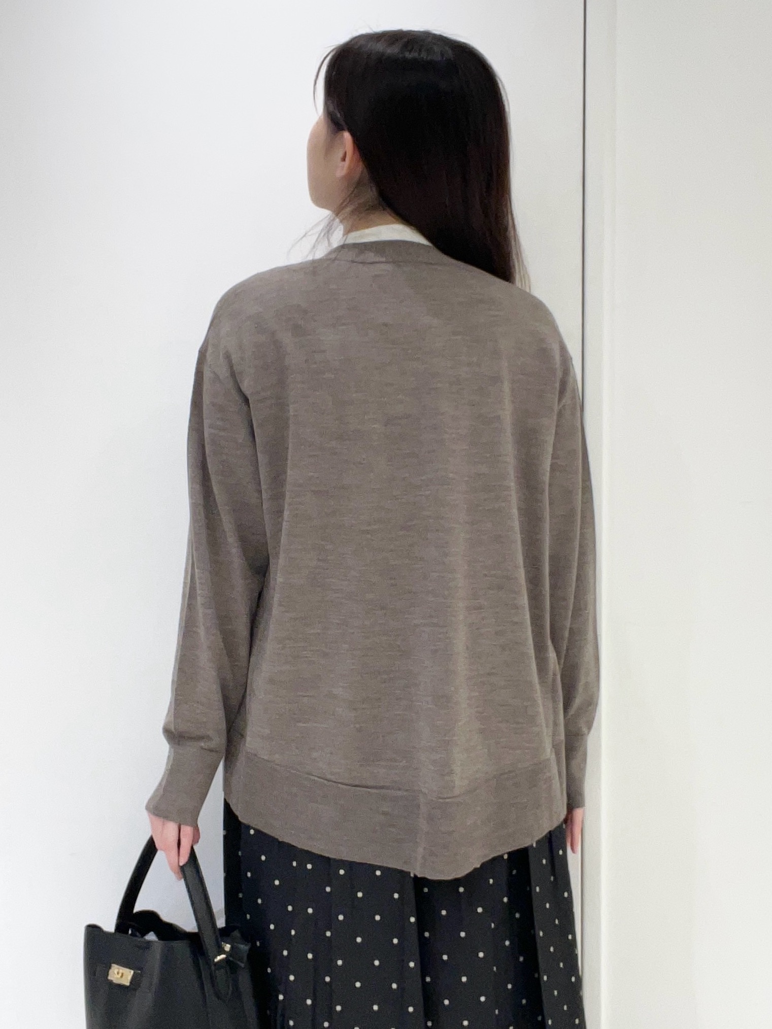 moeさんの「UNTITLED｜【アンサンブル可/秋羽織り/通勤】シルクウールカシミヤカーディガン」を使ったコーディネート