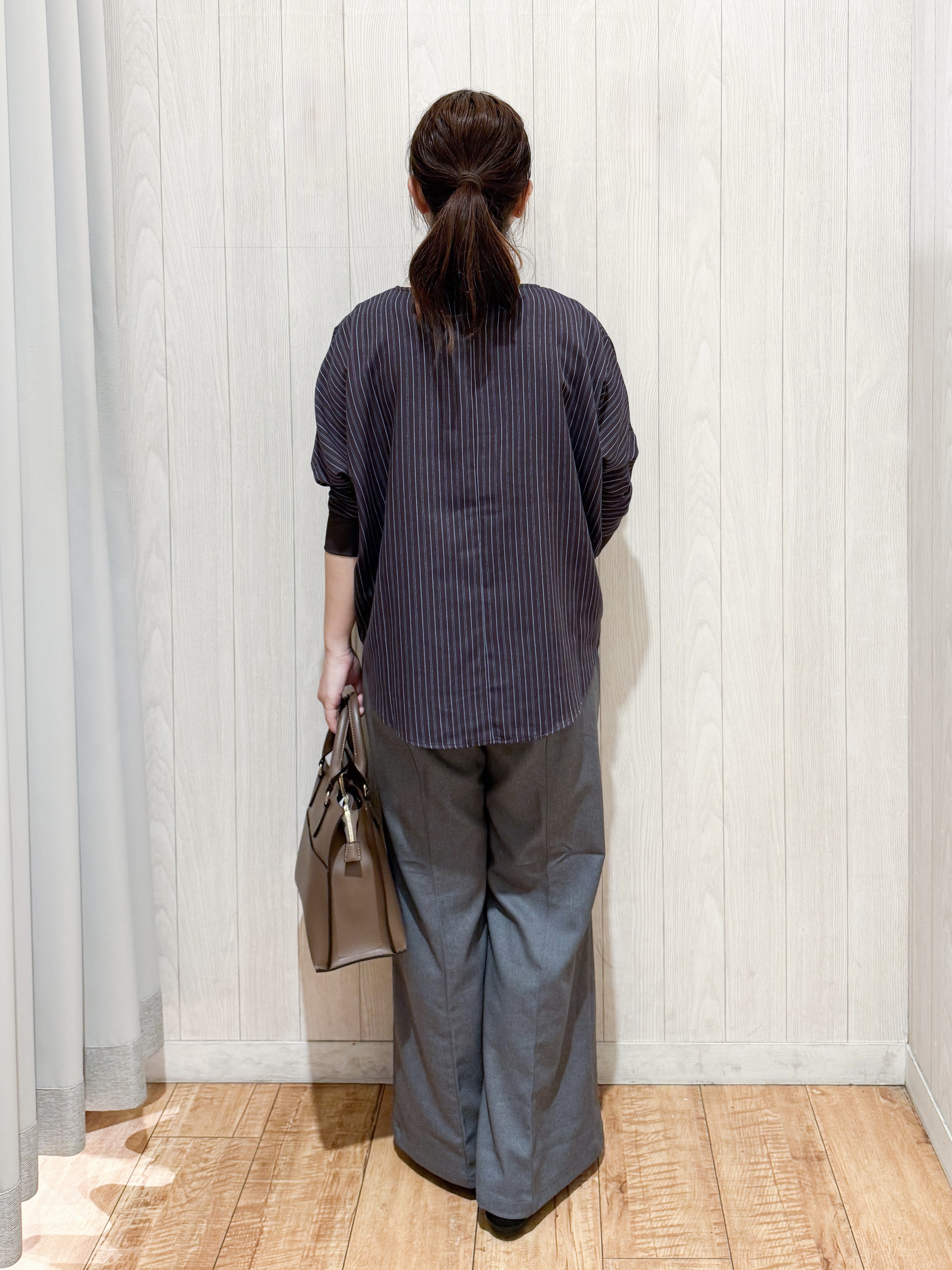 愛さんの「SHOO･LA･RUE｜【セットアップ可/洗濯機可】軽やかに羽織れる スポンディッシュ ニットカーディガン」を使ったコーディネート
