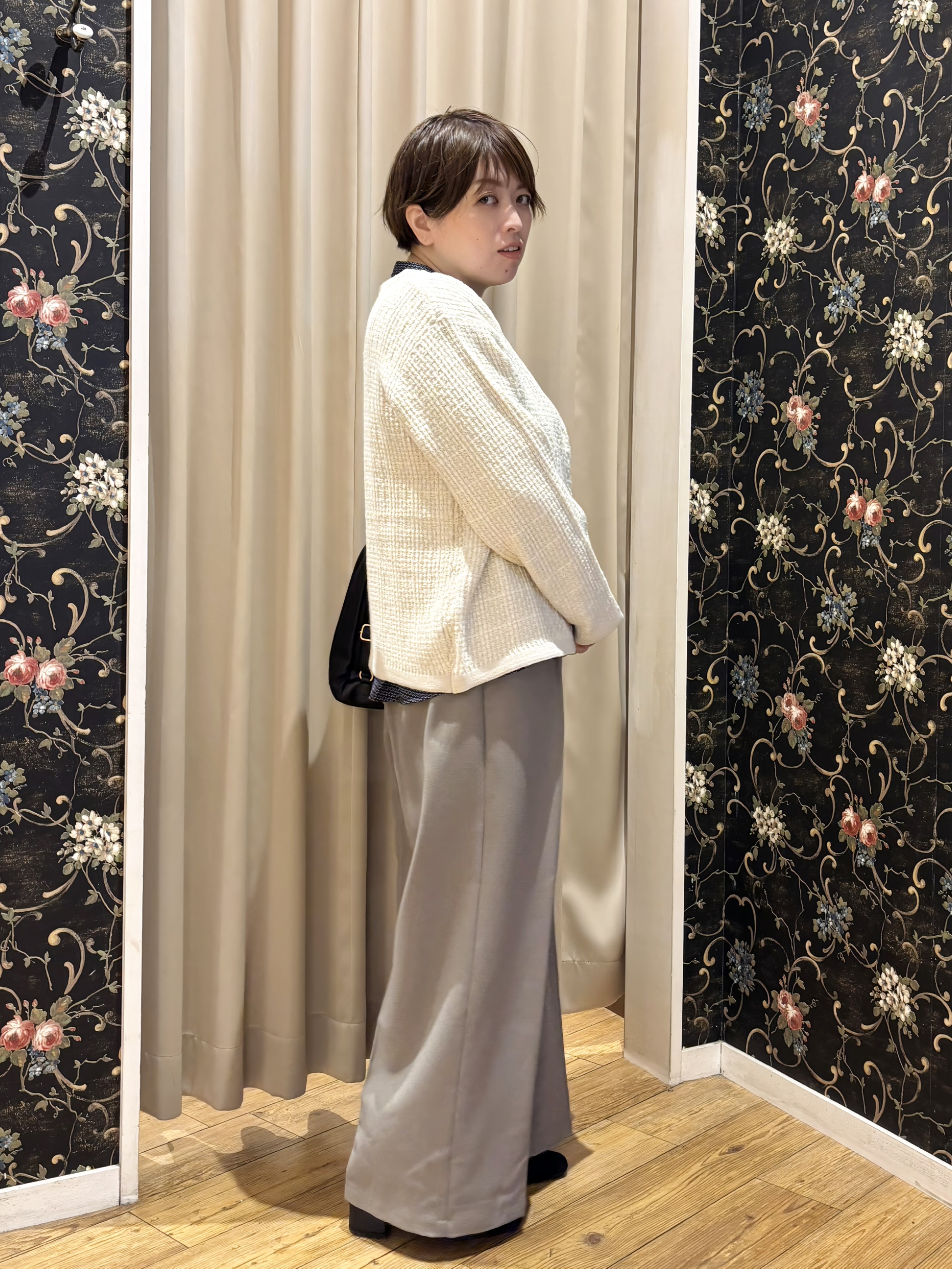 たみさんの「SHOO･LA･RUE｜【S-LL/洗濯機可】1枚で華やか ツイード調ニットカーディガン」を使ったコーディネート