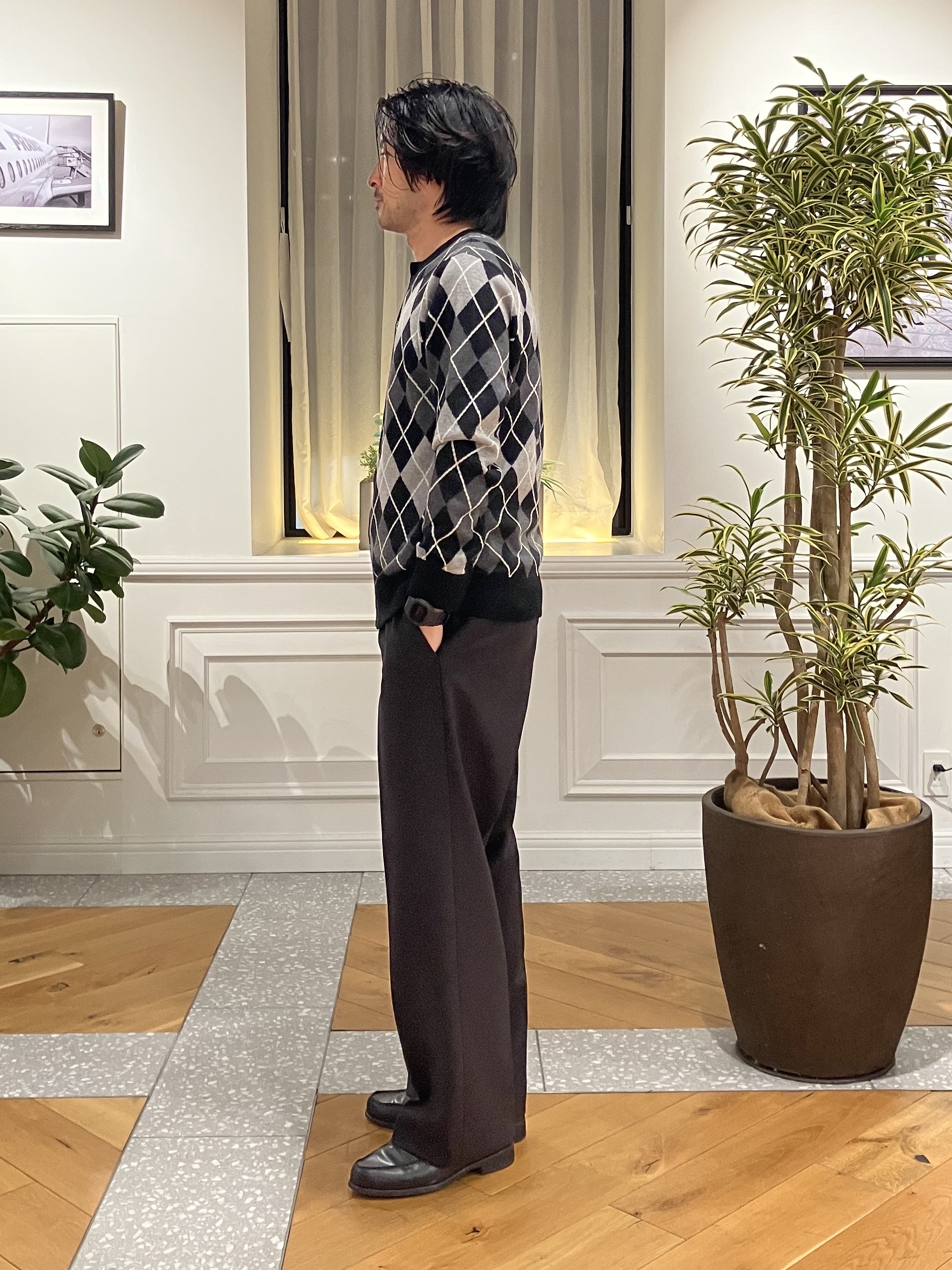 junyaさんの「DRESSTERIOR｜アーガイル ラウンドネックカーディガン」を使ったコーディネート