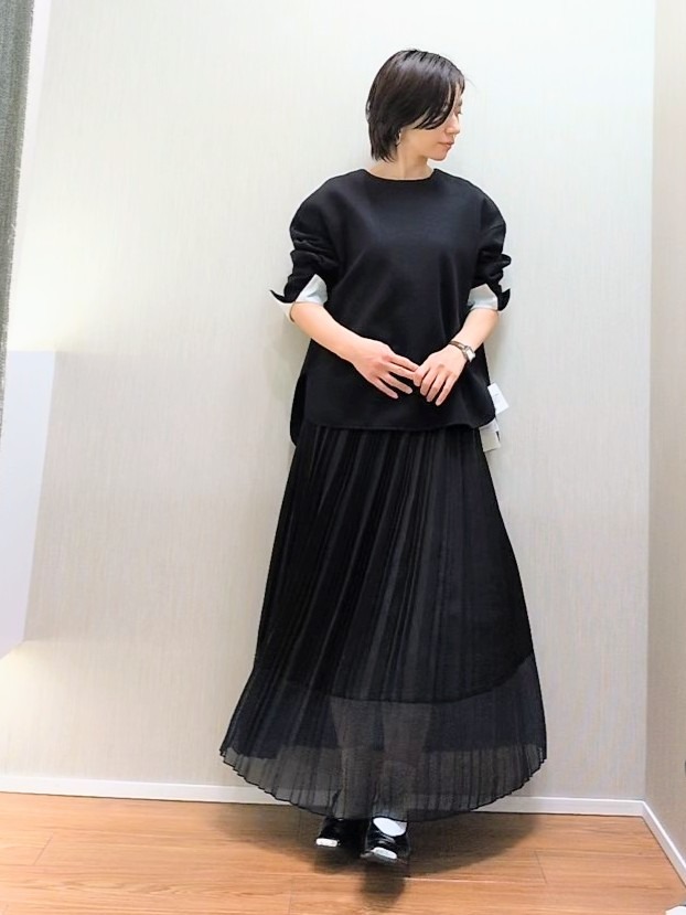 ミズタさんの「UNTITLED｜【セットアップ可/スウェットライク】袖口シャツドッキングプルオーバー」を使ったコーディネート